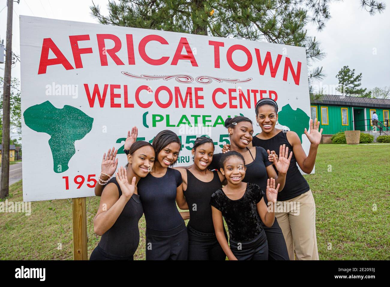 Alabama Mobile Africa Town Welcome Center signe centre, Black History femme adolescente adolescent danseuses, Banque D'Images