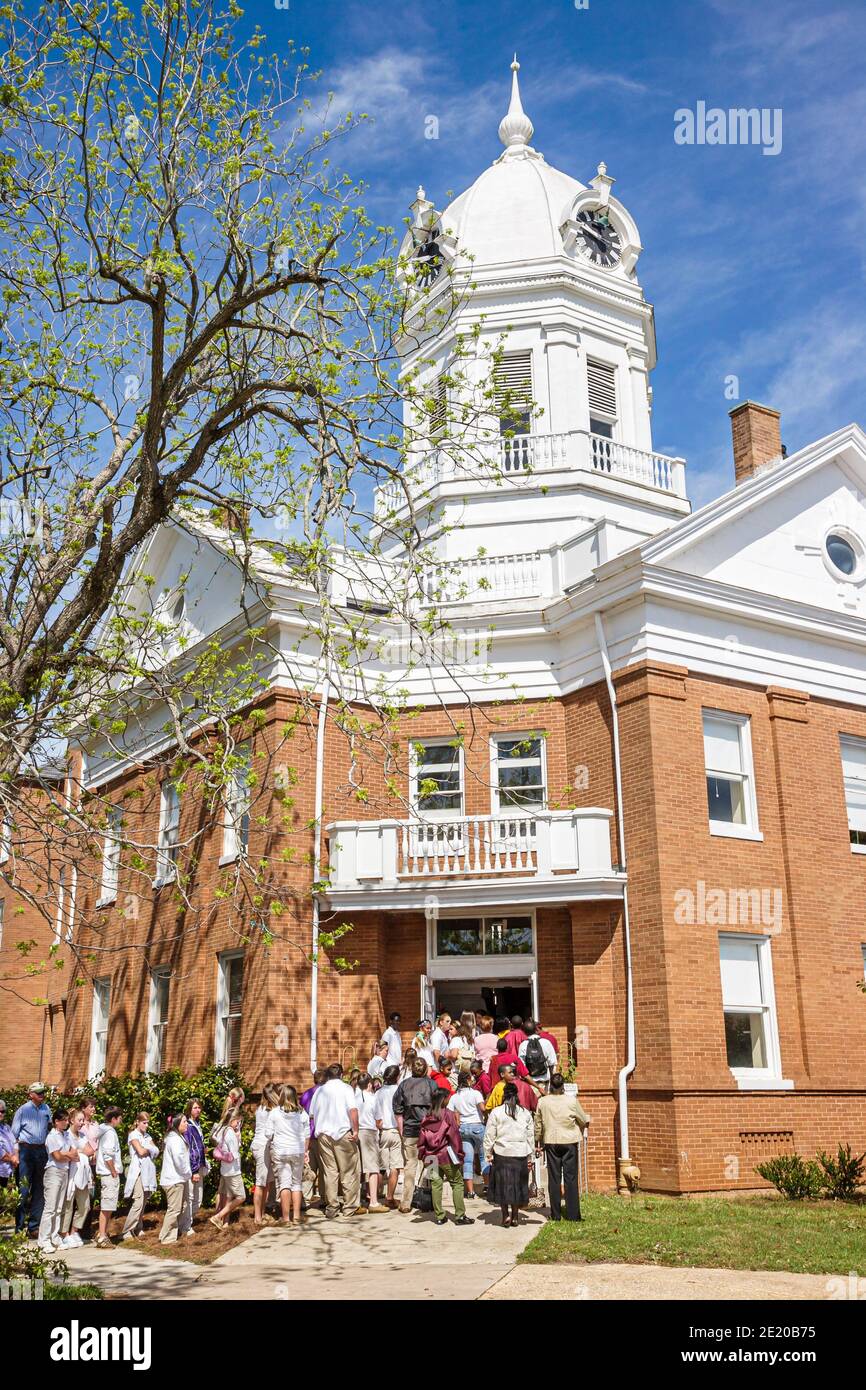 Alabama Monroeville Old Monroe County Courthouse Heritage Museum, pour tuer Un lieu de jeu de Mockingbird, les étudiants adolescents adolescents adolescents public entrant Banque D'Images