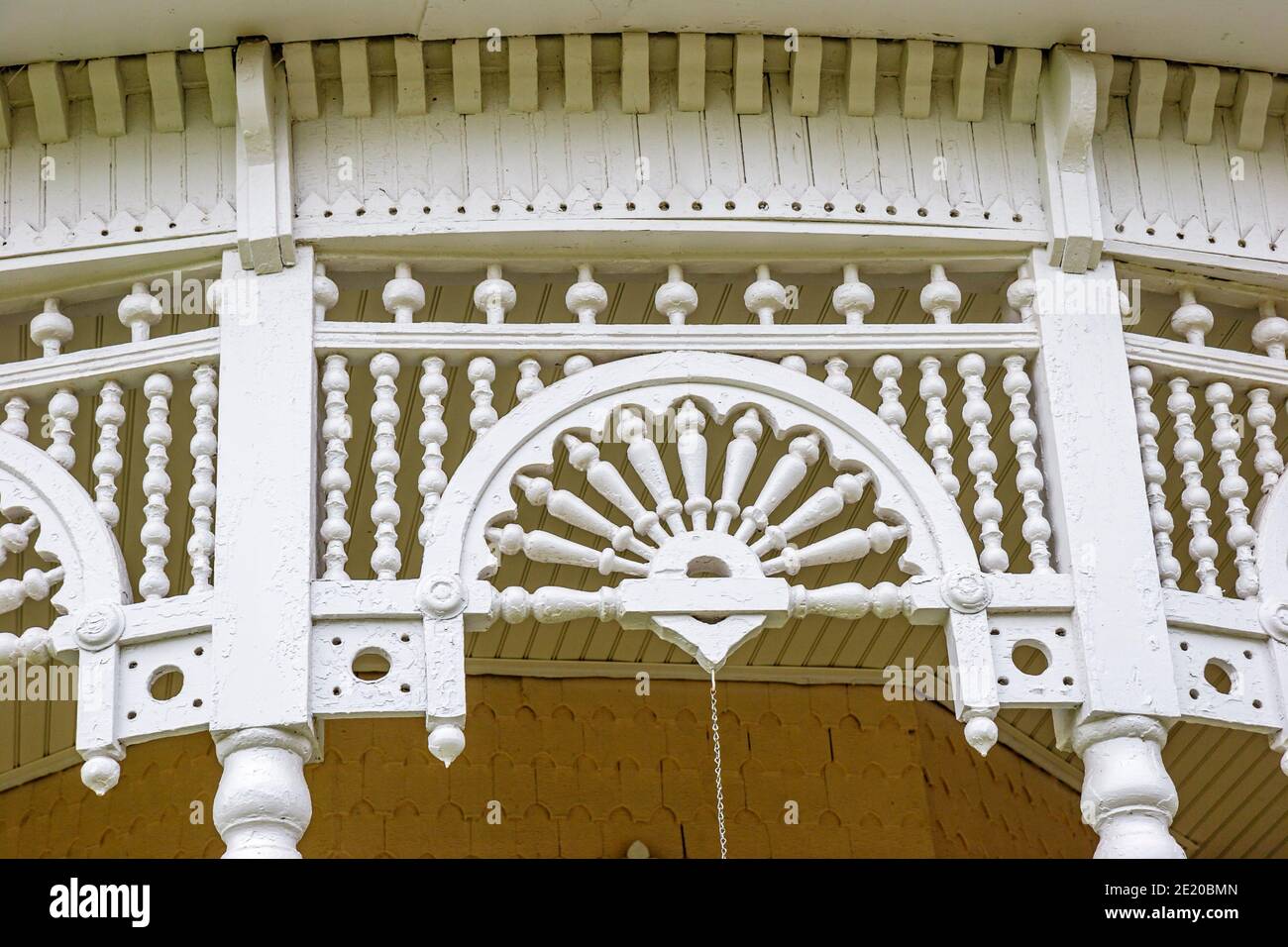 Alabama Troy College Street maison historique de style victorien détail de l'architecture, porche entrée à l'extérieur extérieur, Banque D'Images