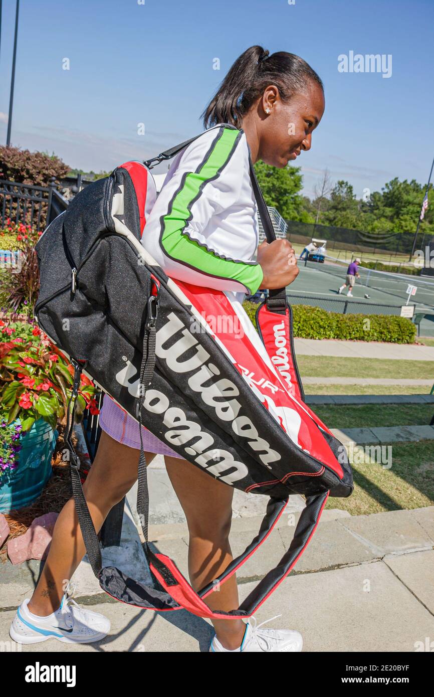 Alabama Dothan Westgate tennis Center centre Movie Gallery Pro Classic, Black Woman femme joueur professionnel sac de transport d'équipement, Banque D'Images