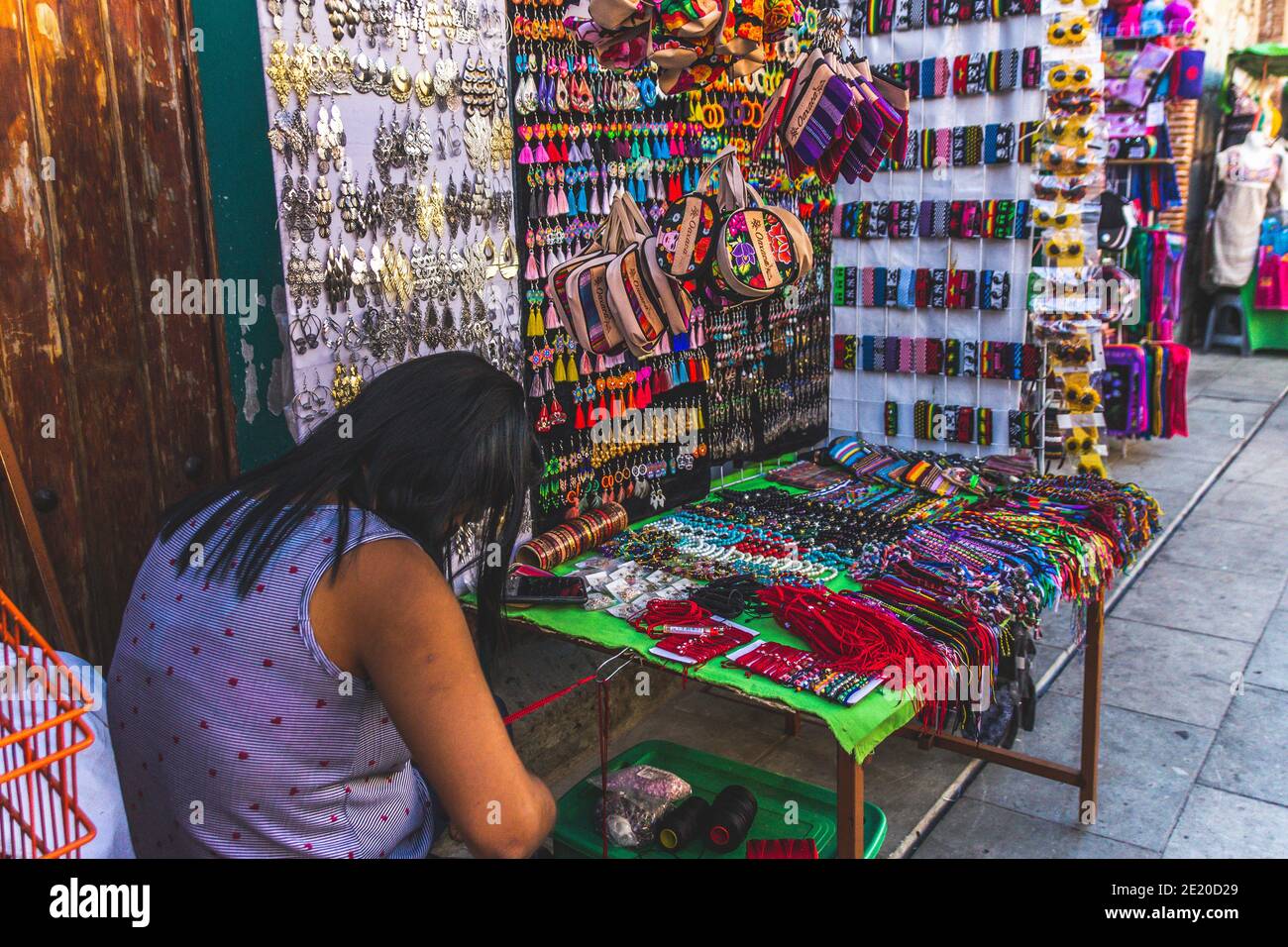 Oaxaca, Oaxaca / Mexique - 01/05/2021: Textiles et artisanat en marché à Oaxaca au Mexique Banque D'Images