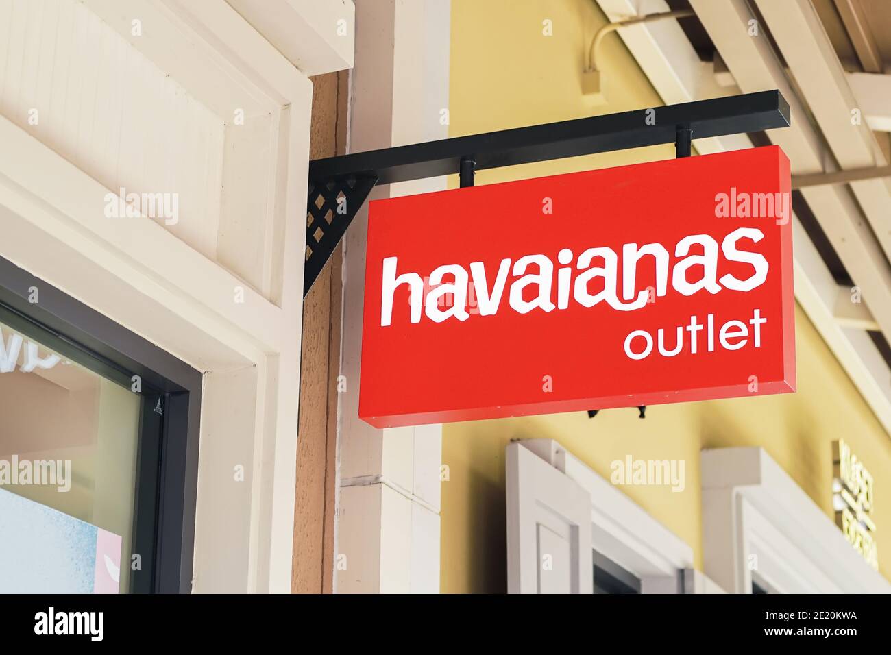Samut Prakan, Thaïlande - 02 novembre 2020 : un point de vente Havaianas dans le centre commercial Central Village, est la célèbre marque de flip-flop du Brésil. Banque D'Images