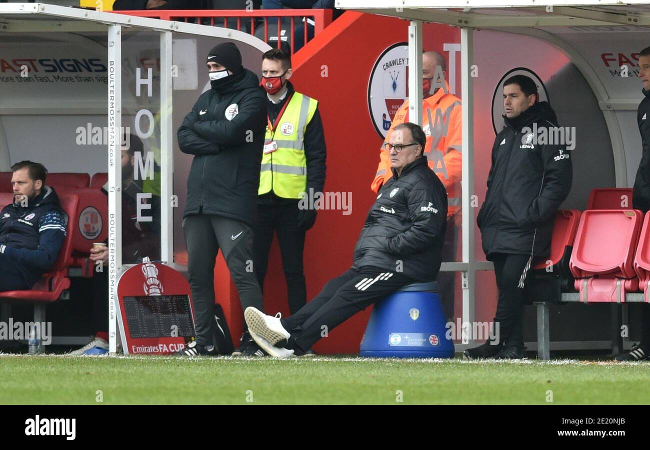 Marcelo Bielsa, entraîneur-chef de Leeds, lors du match de troisième tour de la coupe Emirates FA entre Crawley Town et Leeds United au People's Pension Stadium , Crawley , Royaume-Uni - 10 janvier 2021 - usage éditorial uniquement. Pas de merchandising. Pour les images de football, les restrictions FA et Premier League s'appliquent inc. Aucune utilisation Internet/mobile sans licence FAPL - pour plus de détails, contactez football Dataco Banque D'Images