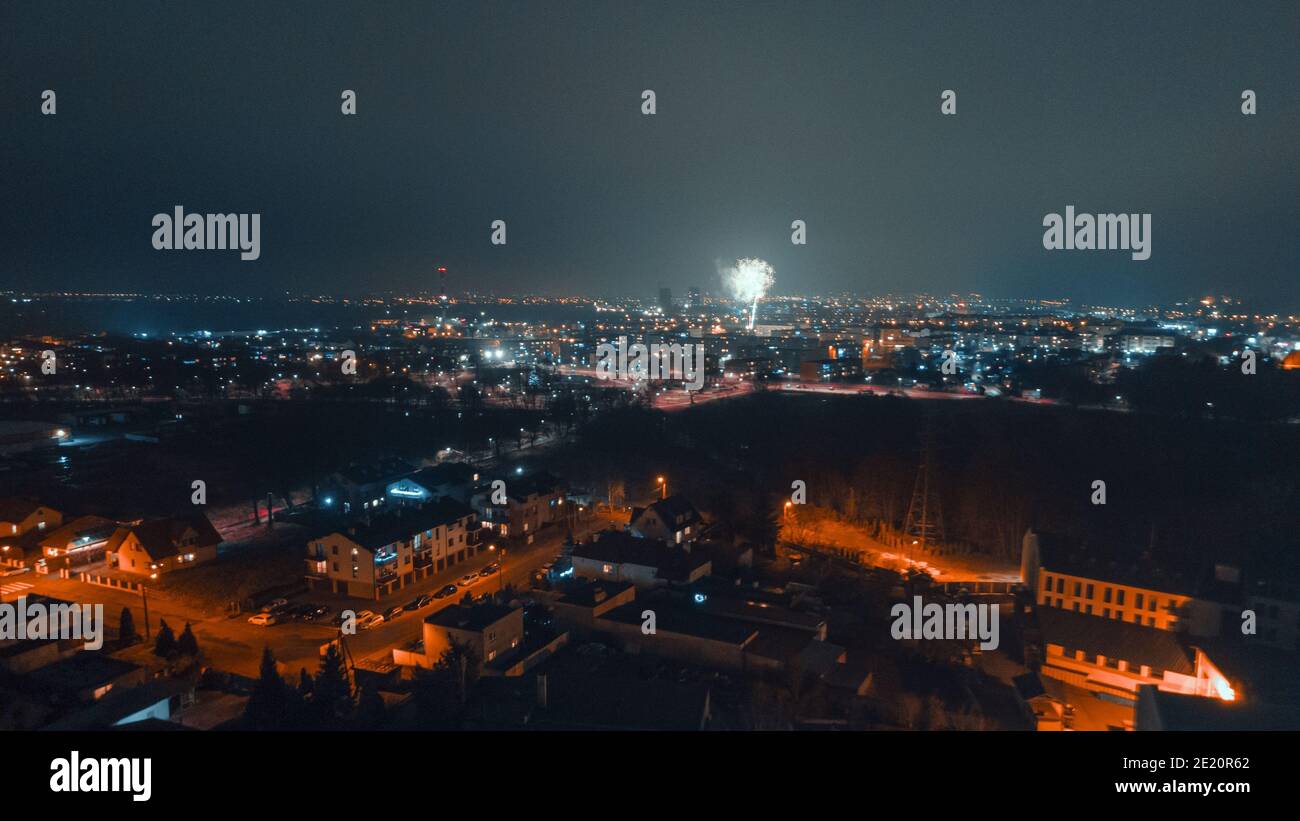 Aidok de l'air sur le panorama de nuit de la ville Banque D'Images