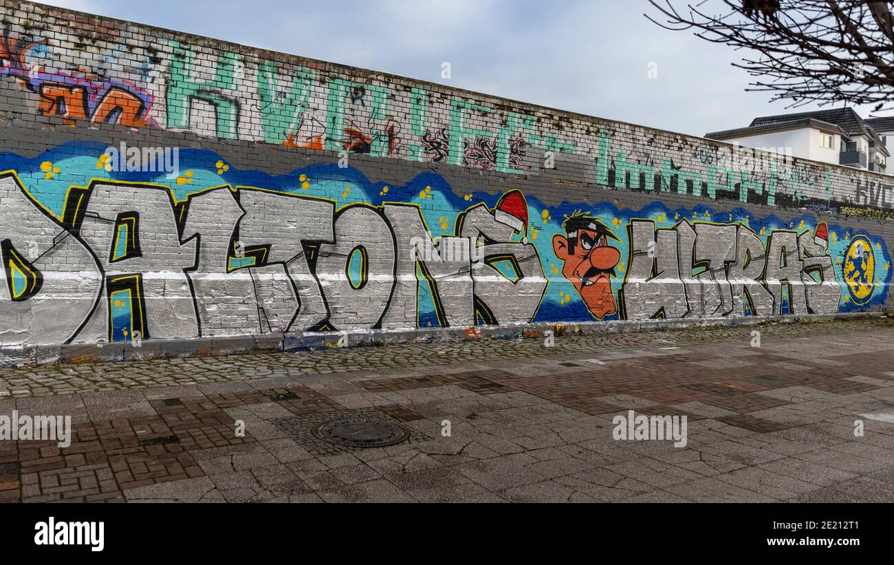 Braunschweig est une vieille ville allemande avec une culture de rue moderne. Les graffities sont visibles sur les bâtiments modernes mais historiques sont restés intacts. Banque D'Images