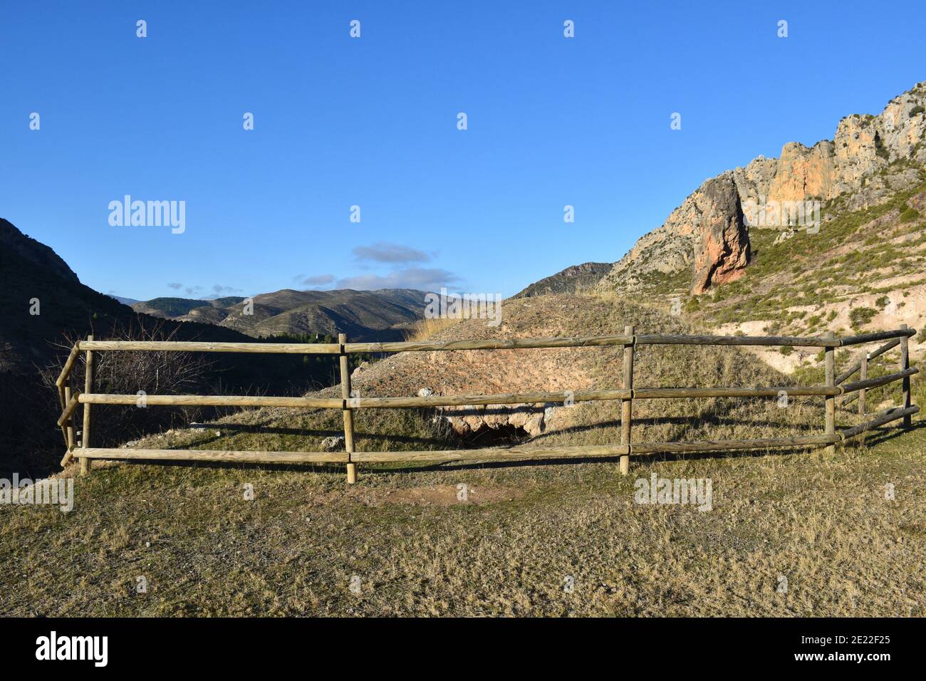 Le champ de neige d'Arnedillo dans la montagne, utilisé pour stocker la neige. Autrefois utilisé pour stocker la neige tout au long de l'année. Banque D'Images