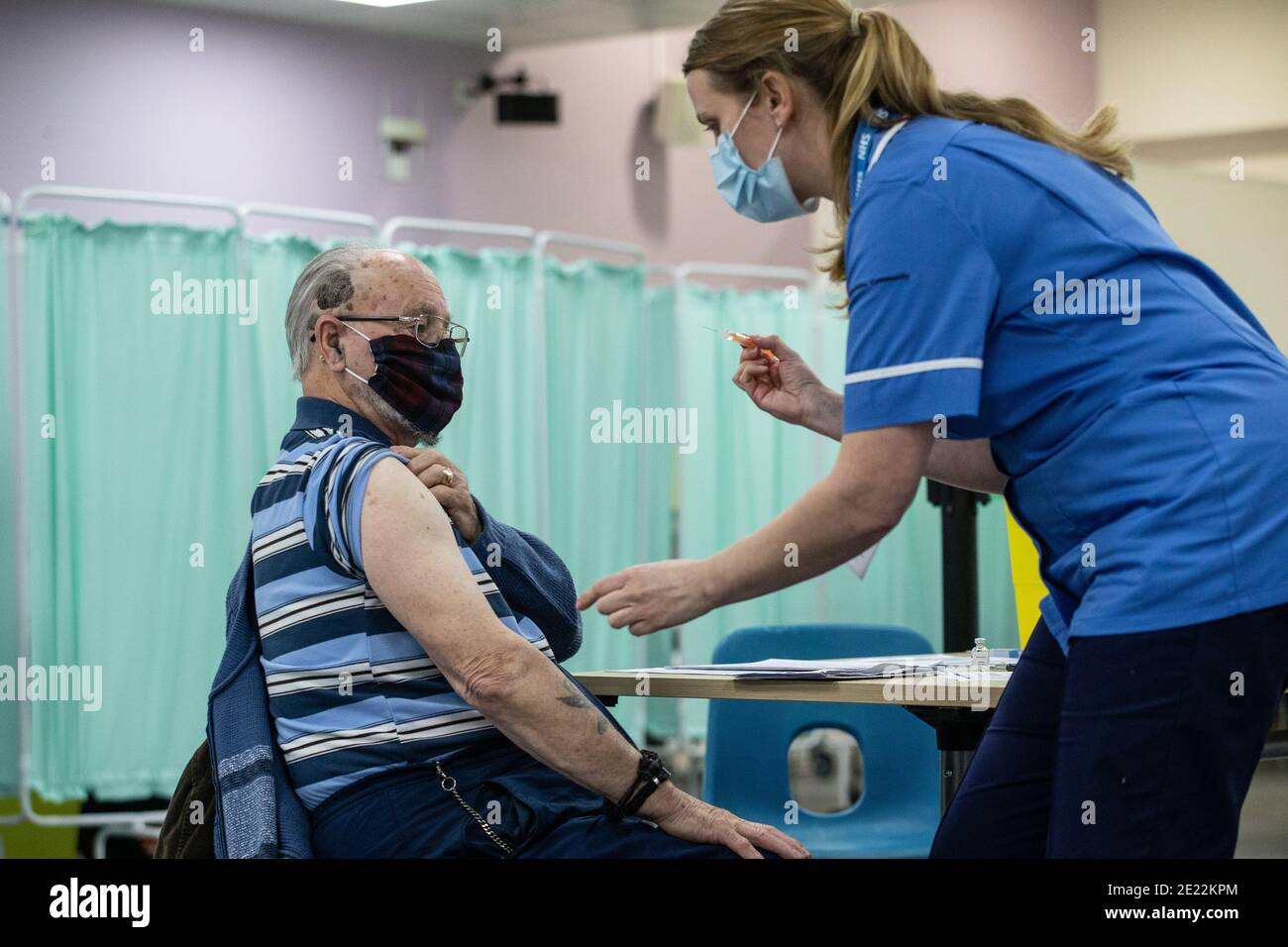 Centre de vaccination de masse Covid-19, Robertson House, Stevenage, Hertfordshire, Royaume-Uni Banque D'Images