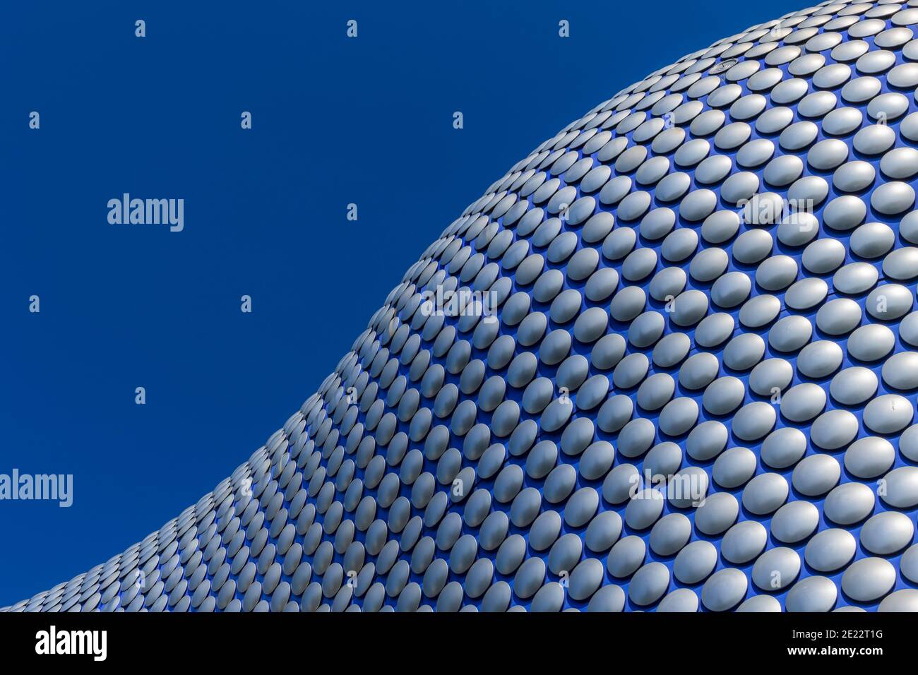 Le bâtiment Selfridges fait partie du célèbre centre commercial Bullring et abrite le grand magasin Selfridges. Il a été conçu par future Systems A. Banque D'Images