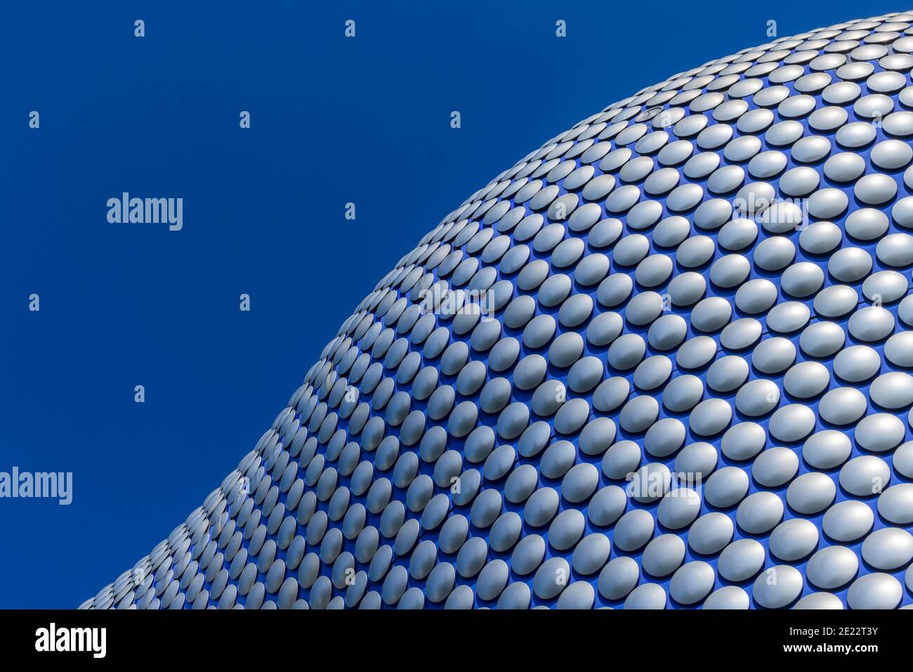 Le bâtiment Selfridges fait partie du célèbre centre commercial Bullring et abrite le grand magasin Selfridges. Il a été conçu par future Systems A. Banque D'Images