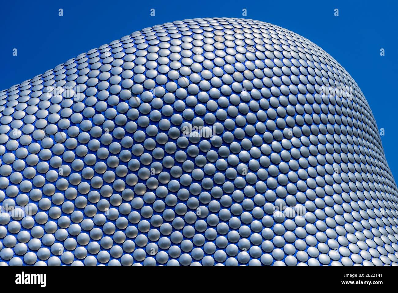 Le bâtiment Selfridges fait partie du célèbre centre commercial Bullring et abrite le grand magasin Selfridges. Il a été conçu par future Systems A. Banque D'Images