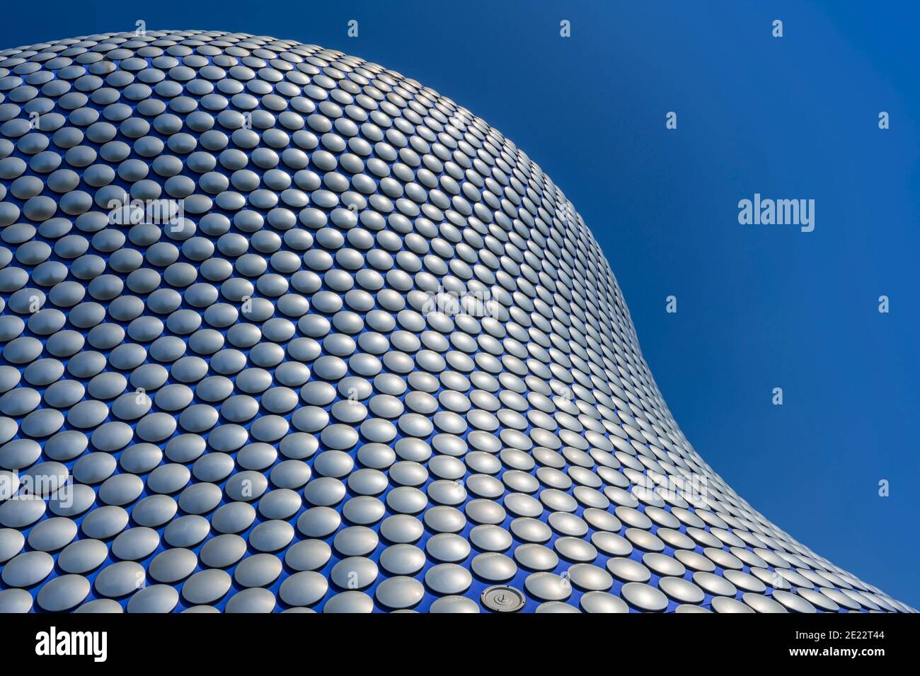Le bâtiment Selfridges fait partie du célèbre centre commercial Bullring et abrite le grand magasin Selfridges. Il a été conçu par future Systems A. Banque D'Images