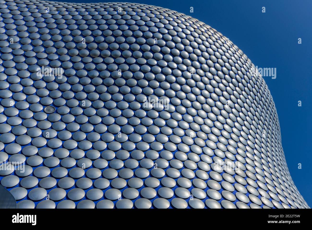 Le bâtiment Selfridges fait partie du célèbre centre commercial Bullring et abrite le grand magasin Selfridges. Il a été conçu par future Systems A. Banque D'Images