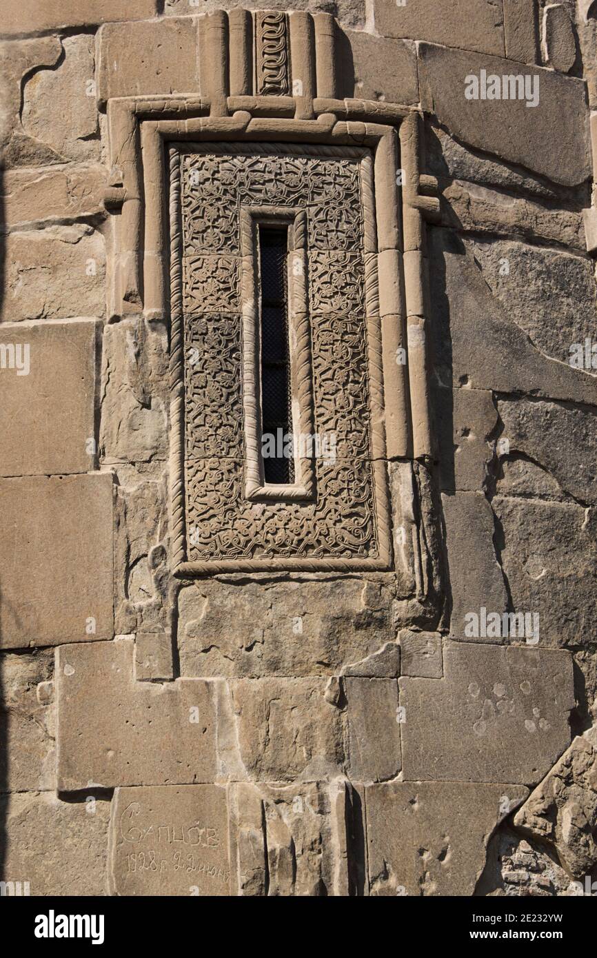 Ancienne fenêtre forteresse avec beaucoup de détails et de texture Banque D'Images