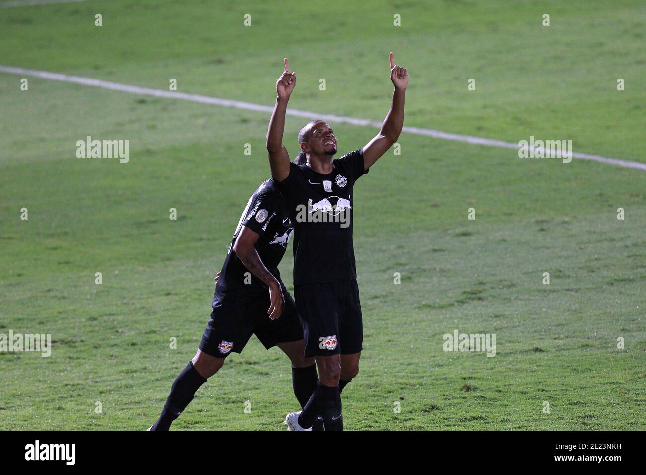 BRAGANÇA PAULISTA, SP - 11.01.2021: RED BULL BRAGANTINO X ATLÉTICO MG - Red Bull Bragantino a joué avec Atlético-MG lors d'un match valide pour le 29e tour du Championnat brésilien 2020, à Estádio Nabi Abi Chedid, dans la ville de Bragança Paulista, ce lundi (11). Edimar célèbre le deuxième but de Red Bull. (Photo: Leandro Ferreira/Fotoarena) Banque D'Images