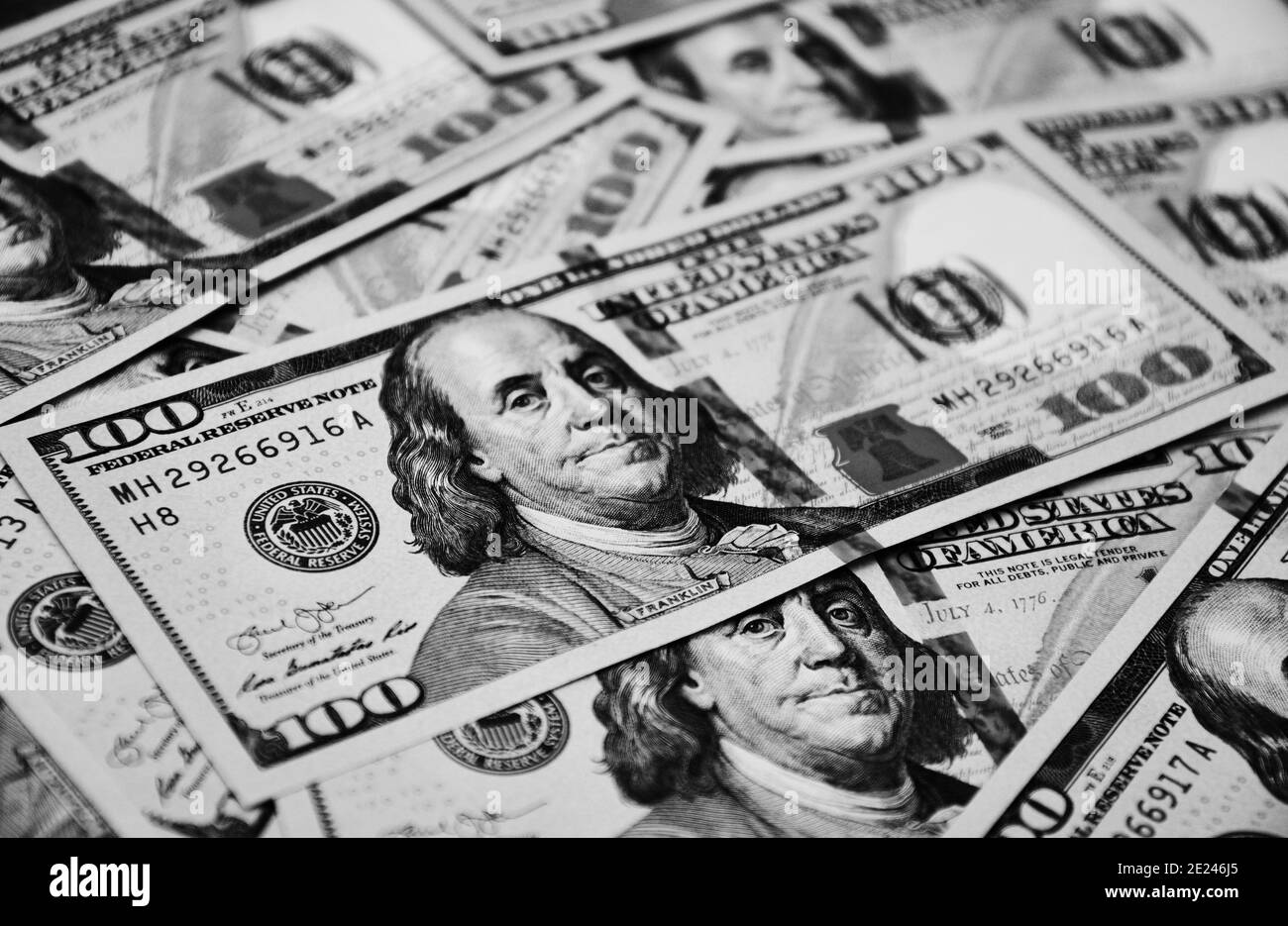 Des billets de cent dollars de la monnaie américaine fond d'argent comme un concept de richesse, d'investissement, de revenu passif, de flux de trésorerie, de monnaie de refuge, Banque D'Images