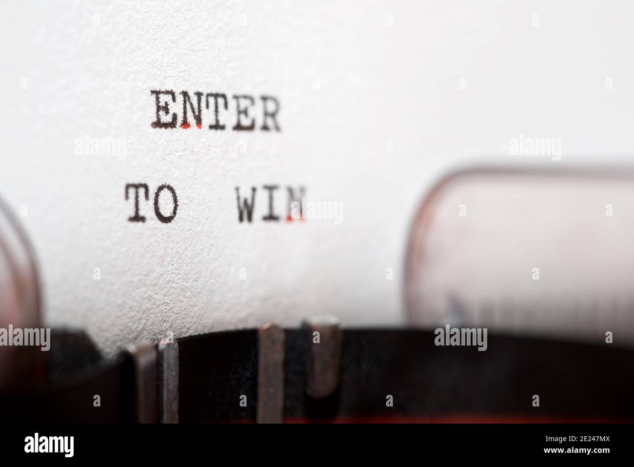 Entrez pour gagner une phrase écrite avec une machine à écrire. Banque D'Images
