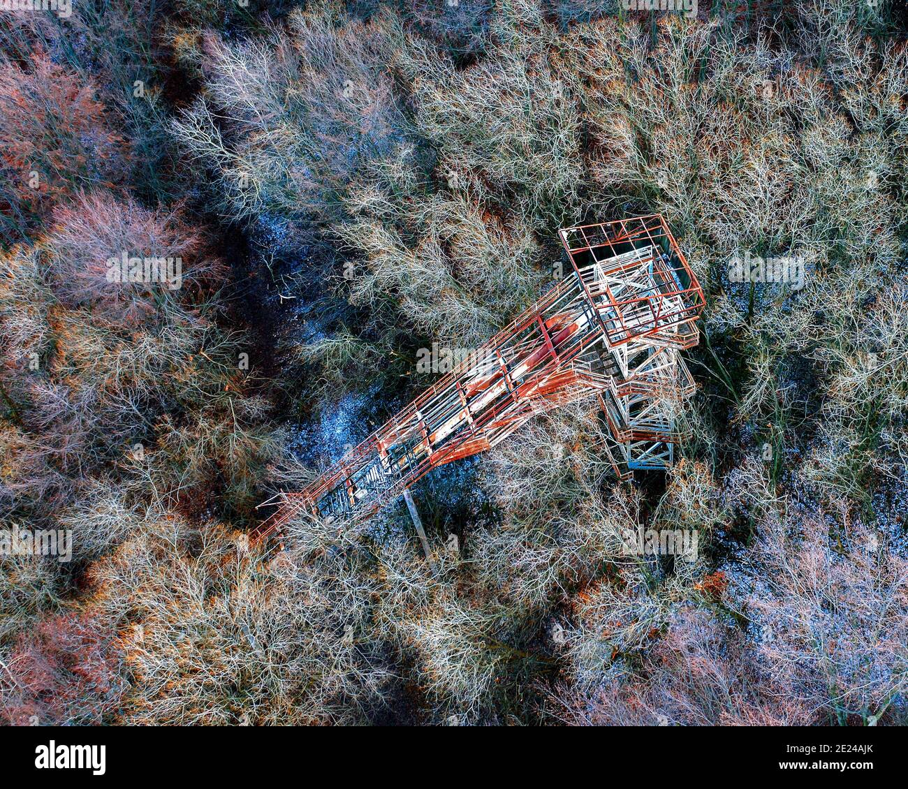 Vieux ski Banque de photographies et d’images à haute résolution Alamy