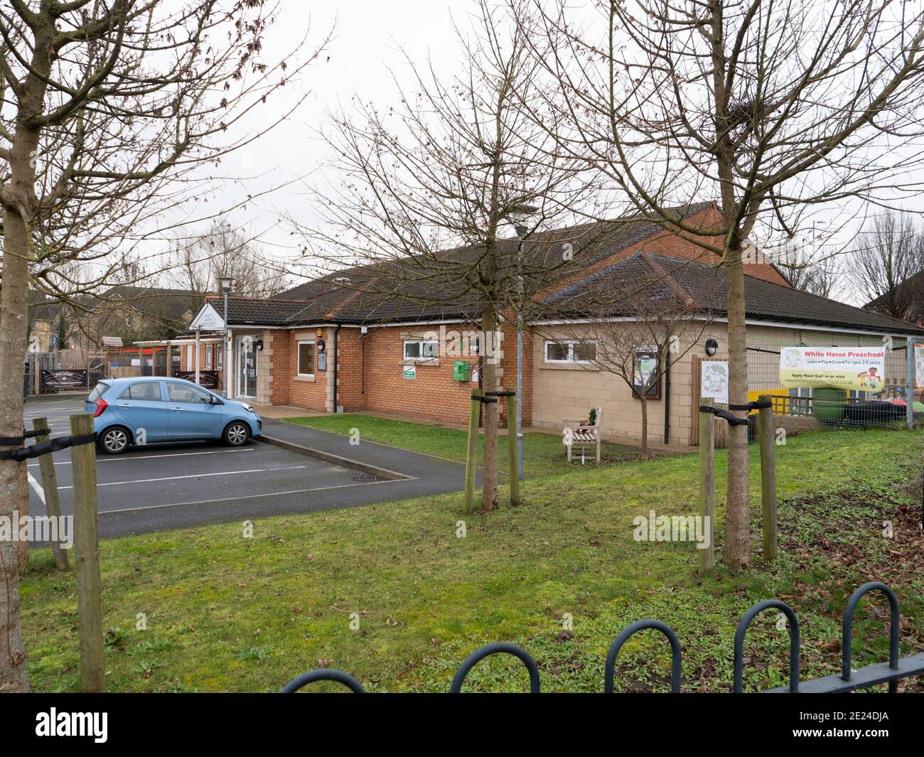 Centre communautaire de Leigh Park lors d'une journée très ennuyeuse près de Westbury, Wiltshire, Angleterre, Royaume-Uni. Banque D'Images