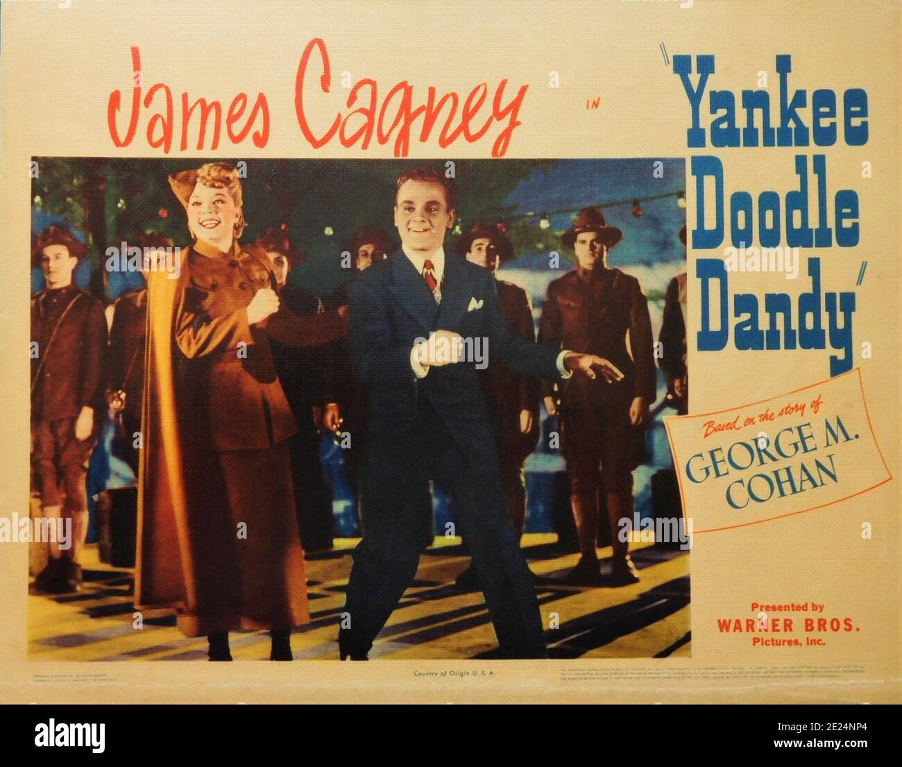 FRANCES LANGFORD et JAMES CAGNEY comme George M. Cohan chantant là-bas à YANKEE DOODLE DANDY 1942 réalisateur MICHAEL CURTIZ Warner Bros. Banque D'Images