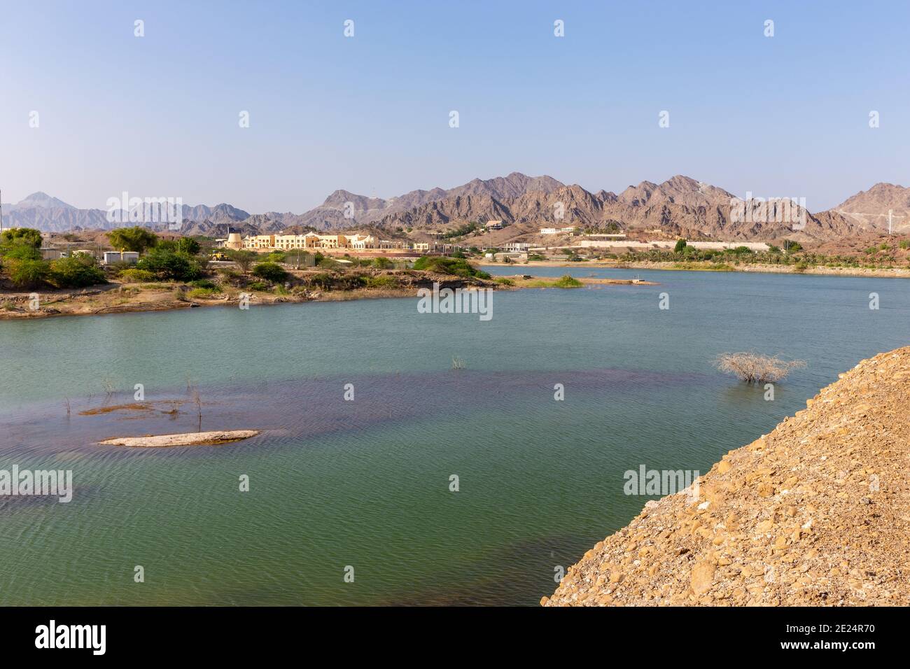Sheikh Maktoum Bin Rashid Al Maktoum Dam à Hatta, montagnes Hajar, Émirats arabes Unis. Banque D'Images