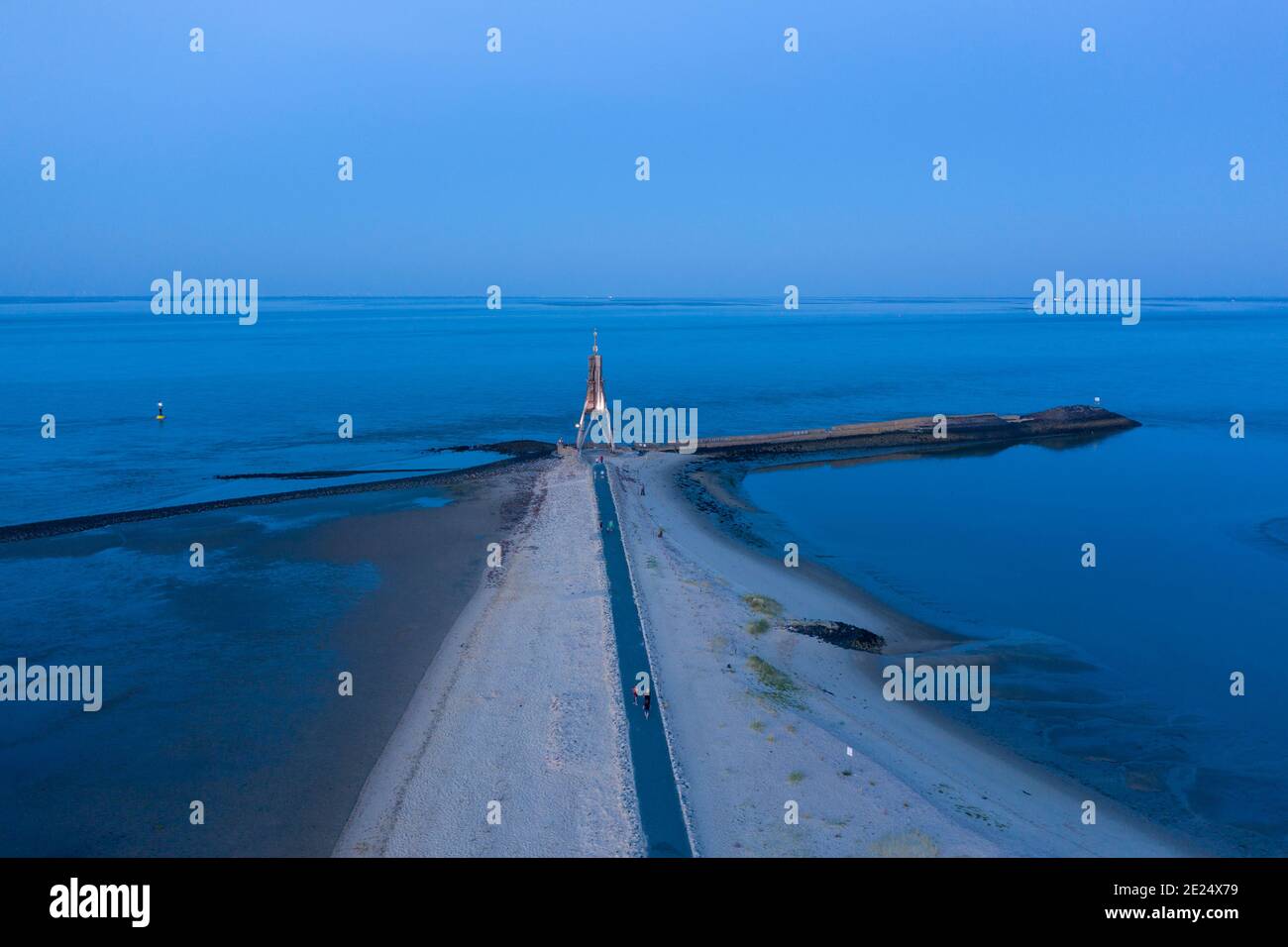 Vue de drone, Paysage avec Kugelbake également appelé ball Beacon, Cuxhaven, Basse-Saxe, Allemagne, Europe Banque D'Images