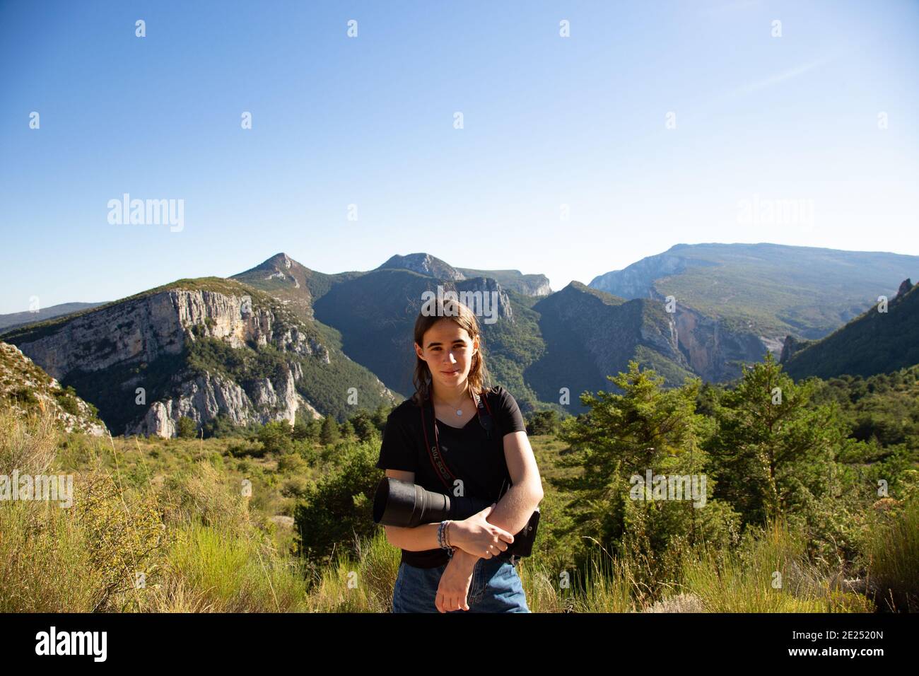 Un jeune photographe pose pour un portrait. Banque D'Images