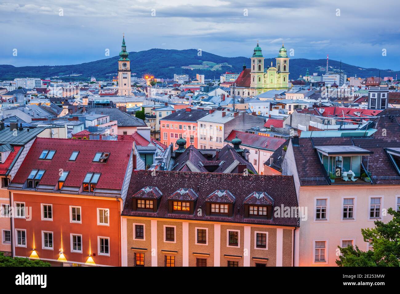 Linz, Autriche. Vue panoramique sur la vieille ville. Banque D'Images