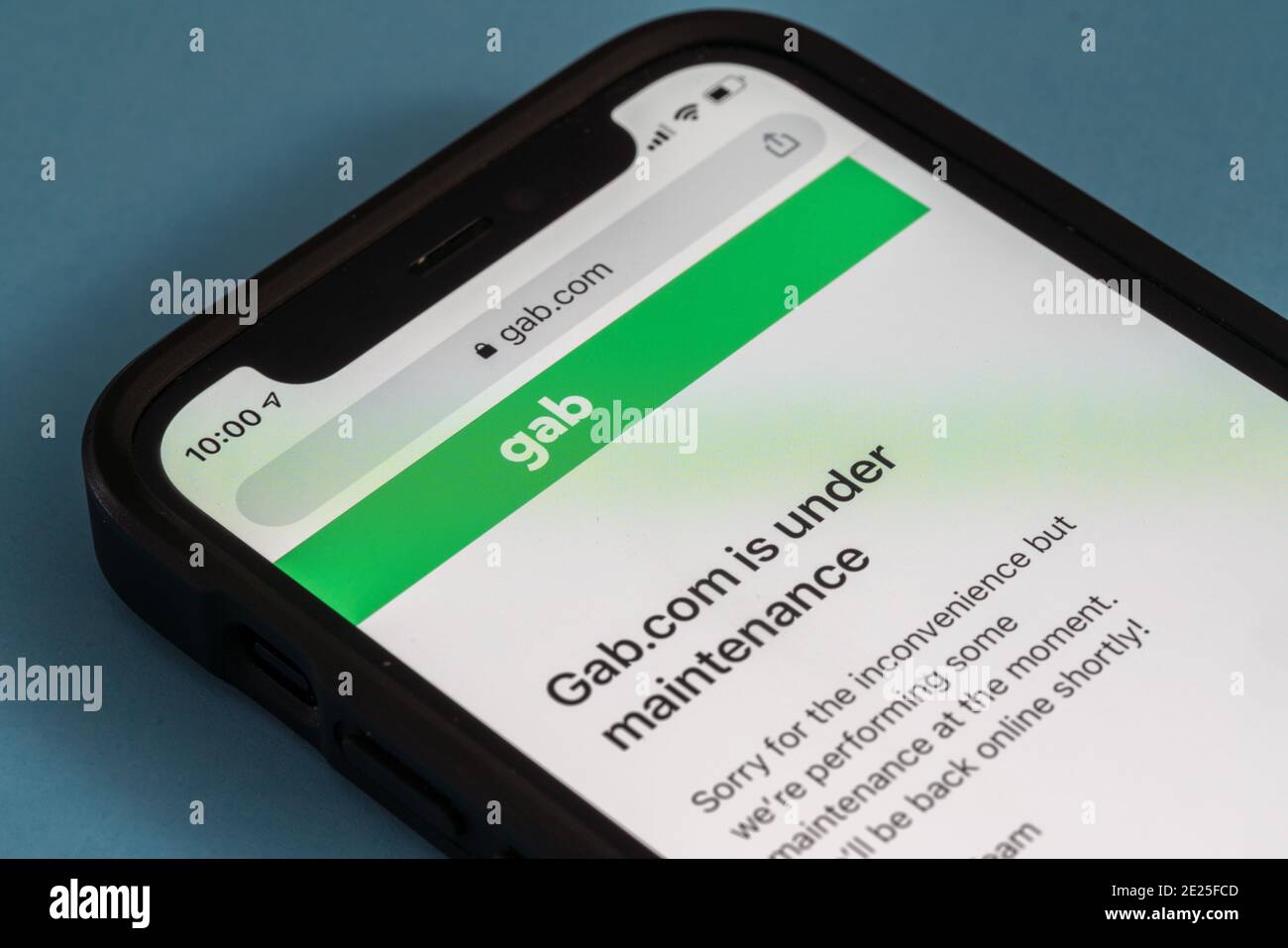 Morgantown, WV - 12 janvier 2021: IPhone moderne avec gab site de médias sociaux pour maintenance et hors service Banque D'Images
