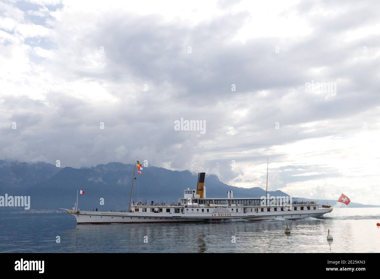 Bateau sur le lac Léman (lac Léman). Banque D'Images