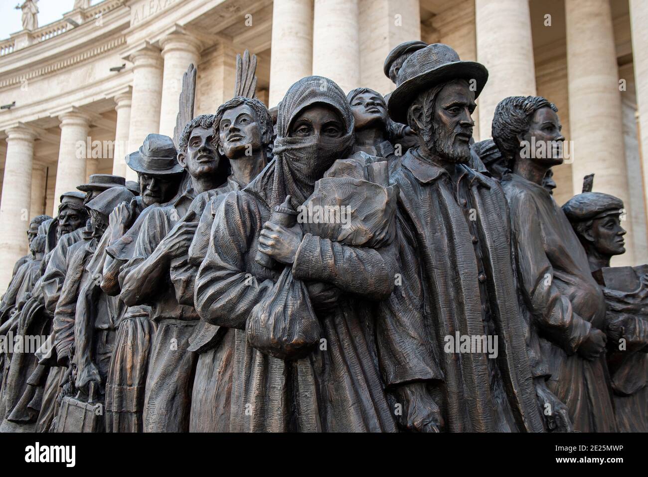 Gros plan d'une sculpture appelée « Anges ignorants » par le sculpteur canadien Timothy P. Schmalz représentant un groupe de 140 migrants de différentes cultures et d'origine Banque D'Images