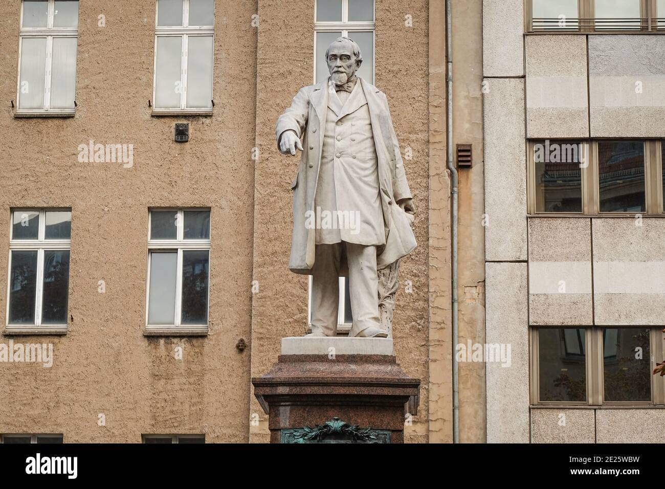 Denkmal Hermann Schulze Delitzsch, Schulze-Delitzsch-Platz, Mitte, Berlin, Allemagne Banque D'Images