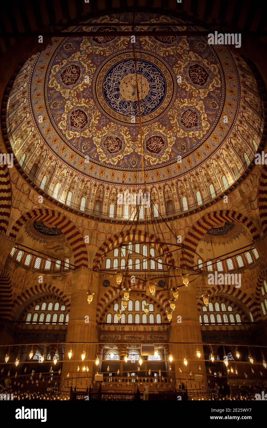 Edirne / Turquie, mai 14 2019 : le magnifique dôme de la mosquée Selimiye construit par le célèbre architecte impérial Mimar Sinan et commandé par l'Ott Banque D'Images