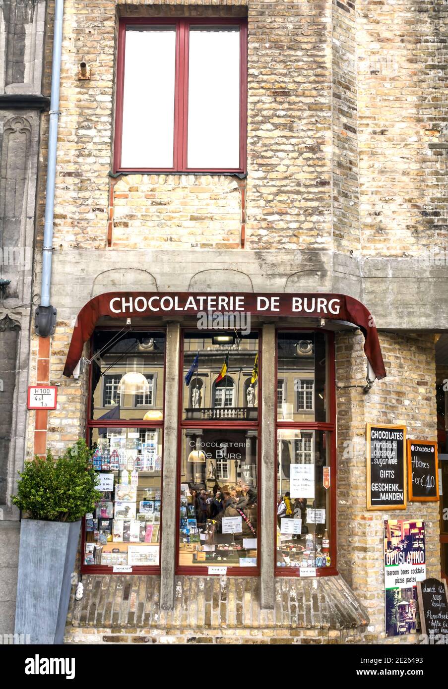 Bruges, Belgique : chocolaterie traditionnelle, la production de chocolat belge est une industrie majeure Banque D'Images