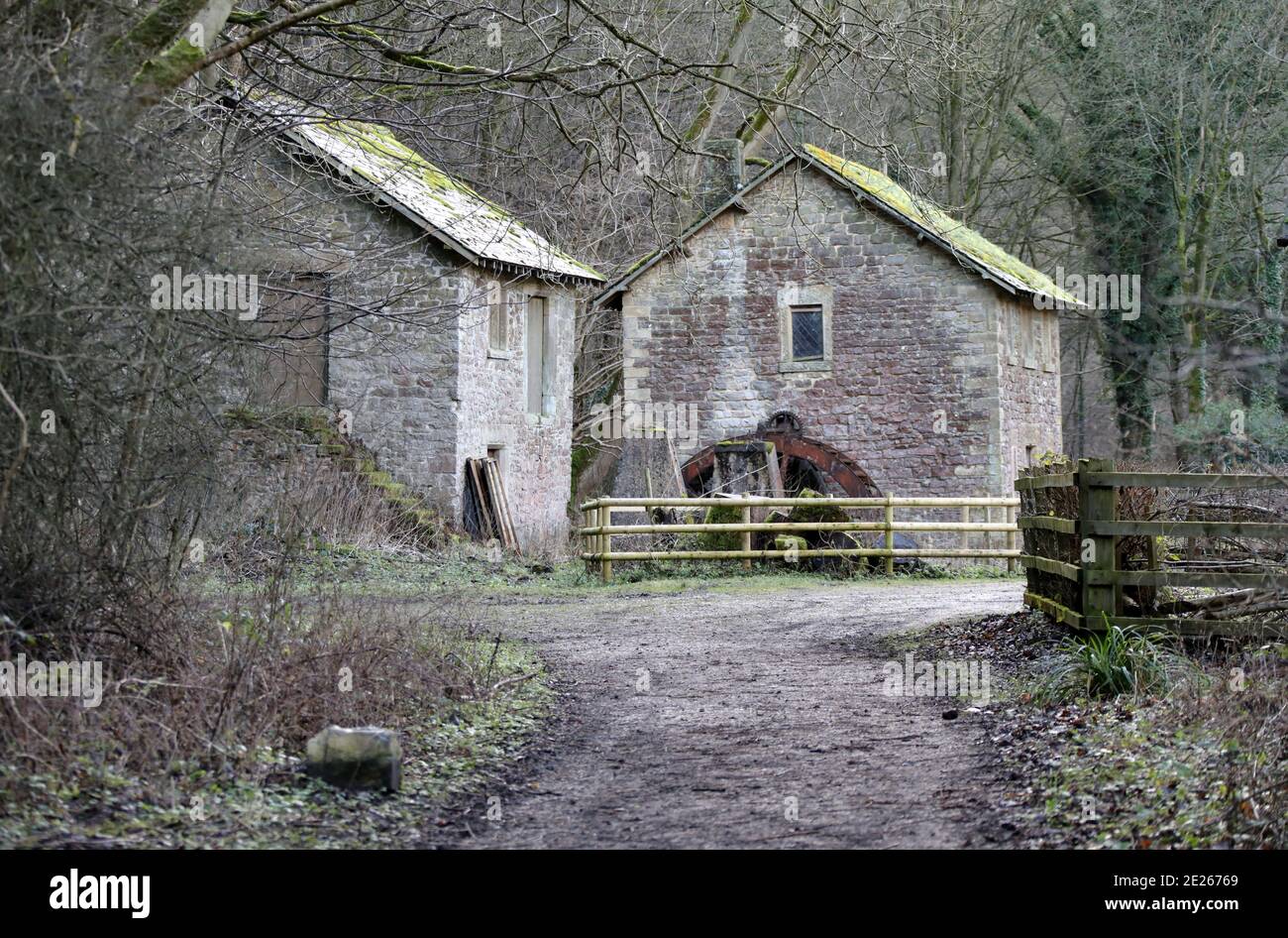 Moulin historique à Great Shacklow Wood dans le Derbyshire Peak Parc national du district Banque D'Images