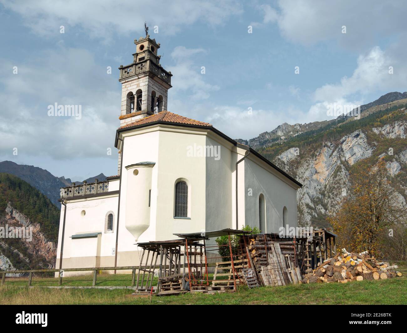 Santuario della Beata Vergine Maria di Caravaggio. Moline près de San Lorenzo à Banale dans le Dolomiti di Brenta. Europe, Italie, Trentin. Banque D'Images