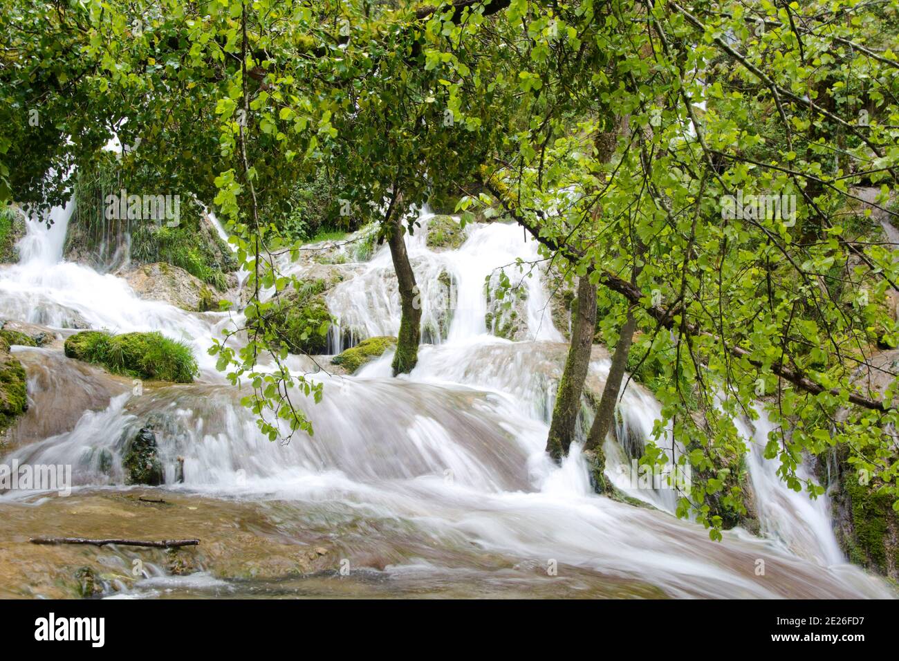 Der märchenhafte Wasserfall des Syratus, ein Zufluss der Loue im französischen Jura Banque D'Images