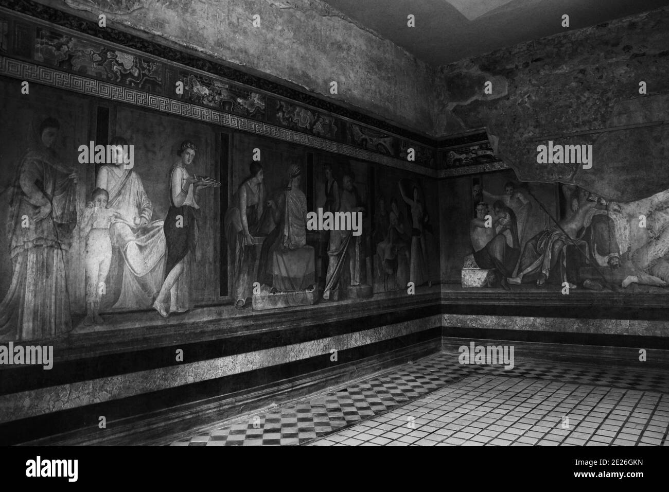 Ruines de Pompéi, Italie. Décoration. Peinture en plein air sur le mur de la Villa des Mystères. Photo historique noir blanc Banque D'Images