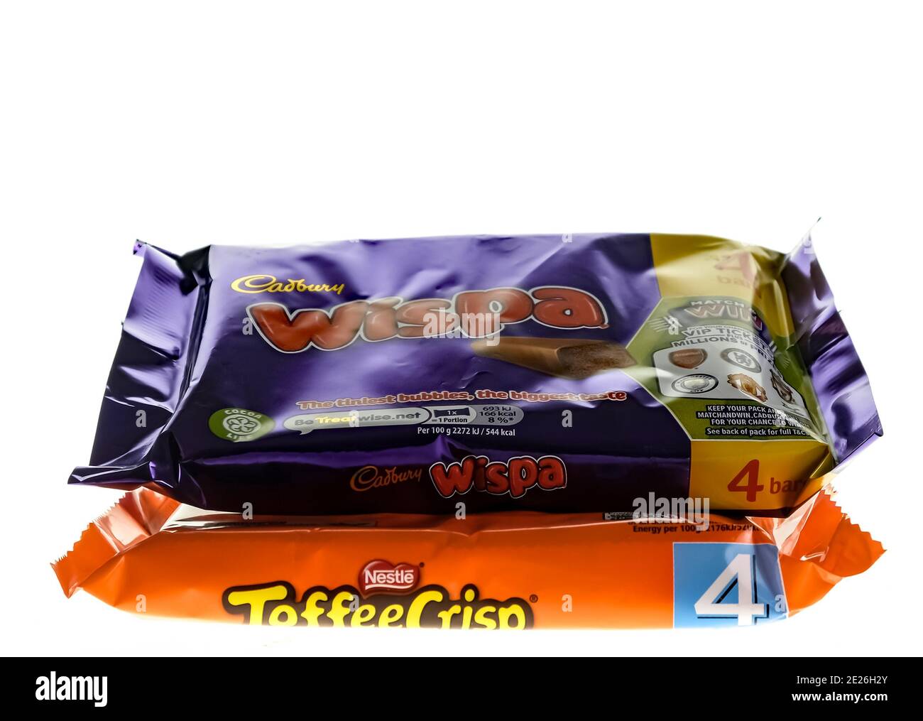 Norwich, Norfolk, Royaume-Uni – décembre 20 2020. Photo d'illustration d'un lot de barres de chocolat Nestle Toffee Crisp et Cadburys Wispa Banque D'Images