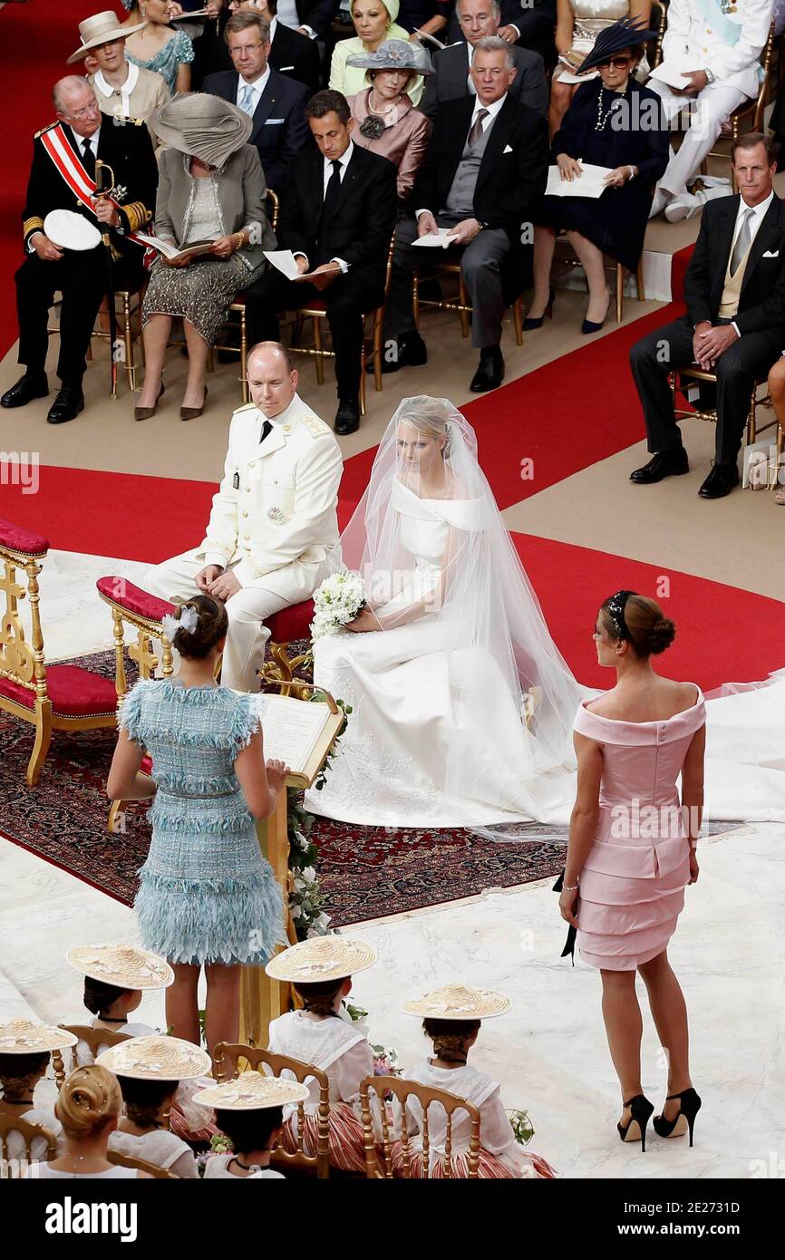 Charlotte casiraghi wedding Banque de photographies et d'images à haute  résolution - Alamy