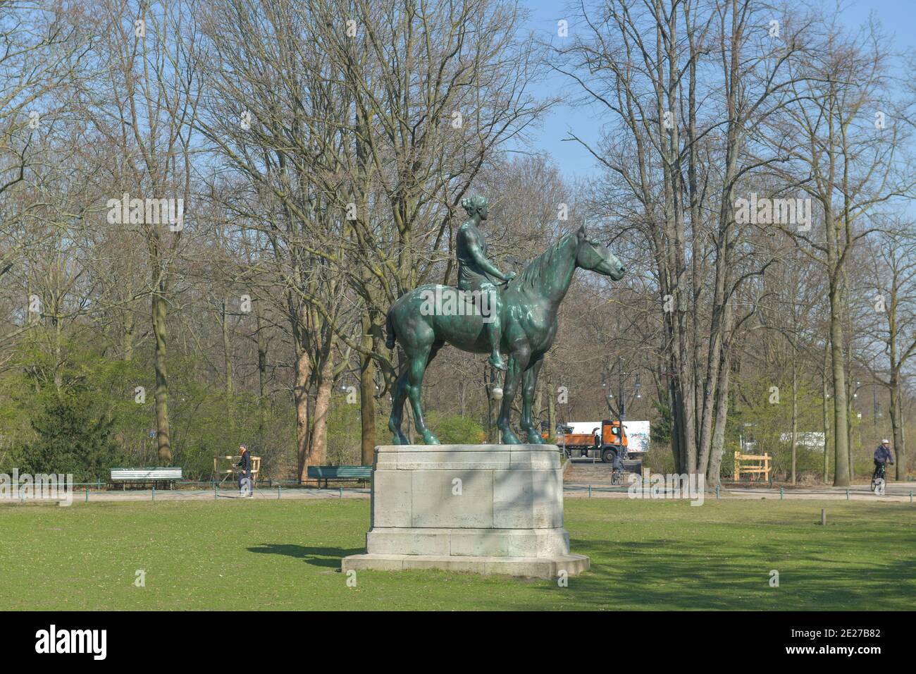 Bronzefigur 'Amazone zu Pferd', Tiergarten, Mitte, Berlin, Allemagne Banque D'Images