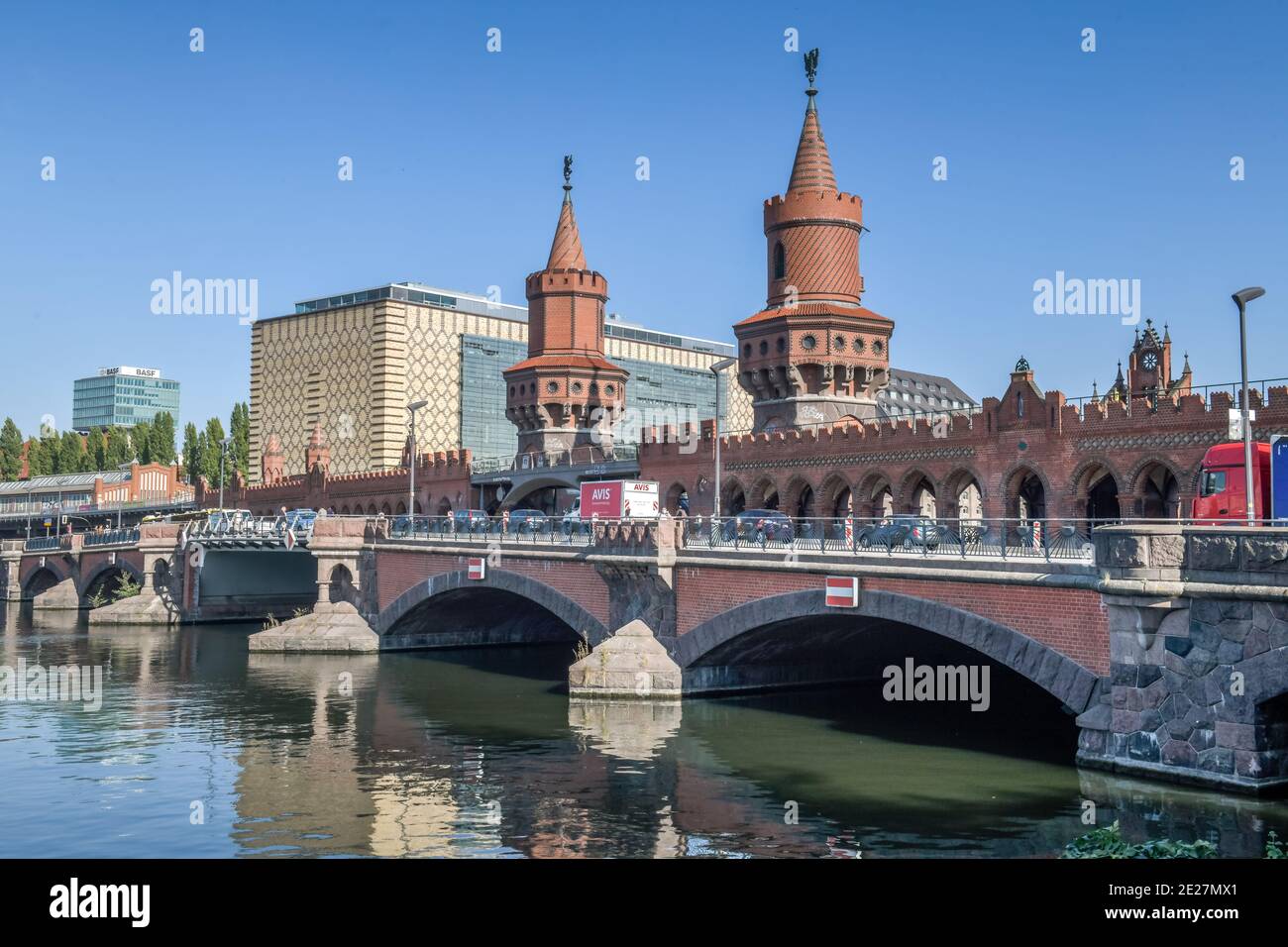 Oberbaumbrücke, Spree, Friedrichshain, Berlin, Allemagne Banque D'Images