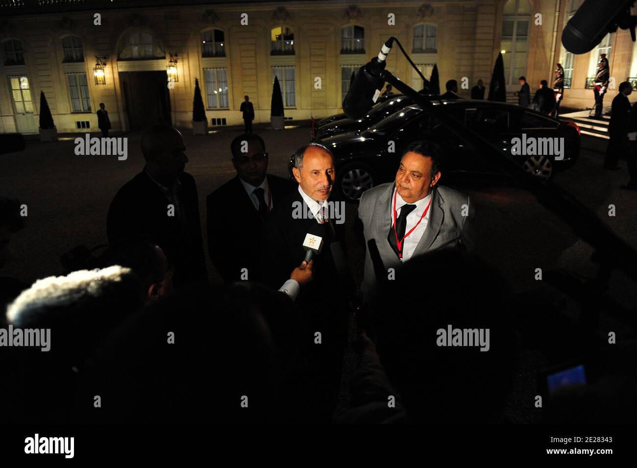 Mustafa Abdel Jalil, chef du Conseil national révolutionnaire de transition de Libye, est photographié au Palais Elysee, à Paris, en France, le 1er septembre 2011, à la fin de la conférence de Paris sur l'avenir de la Libye après Mouammar Kadhafi. Photo de Mousse/ABACAPRESS.COM Banque D'Images