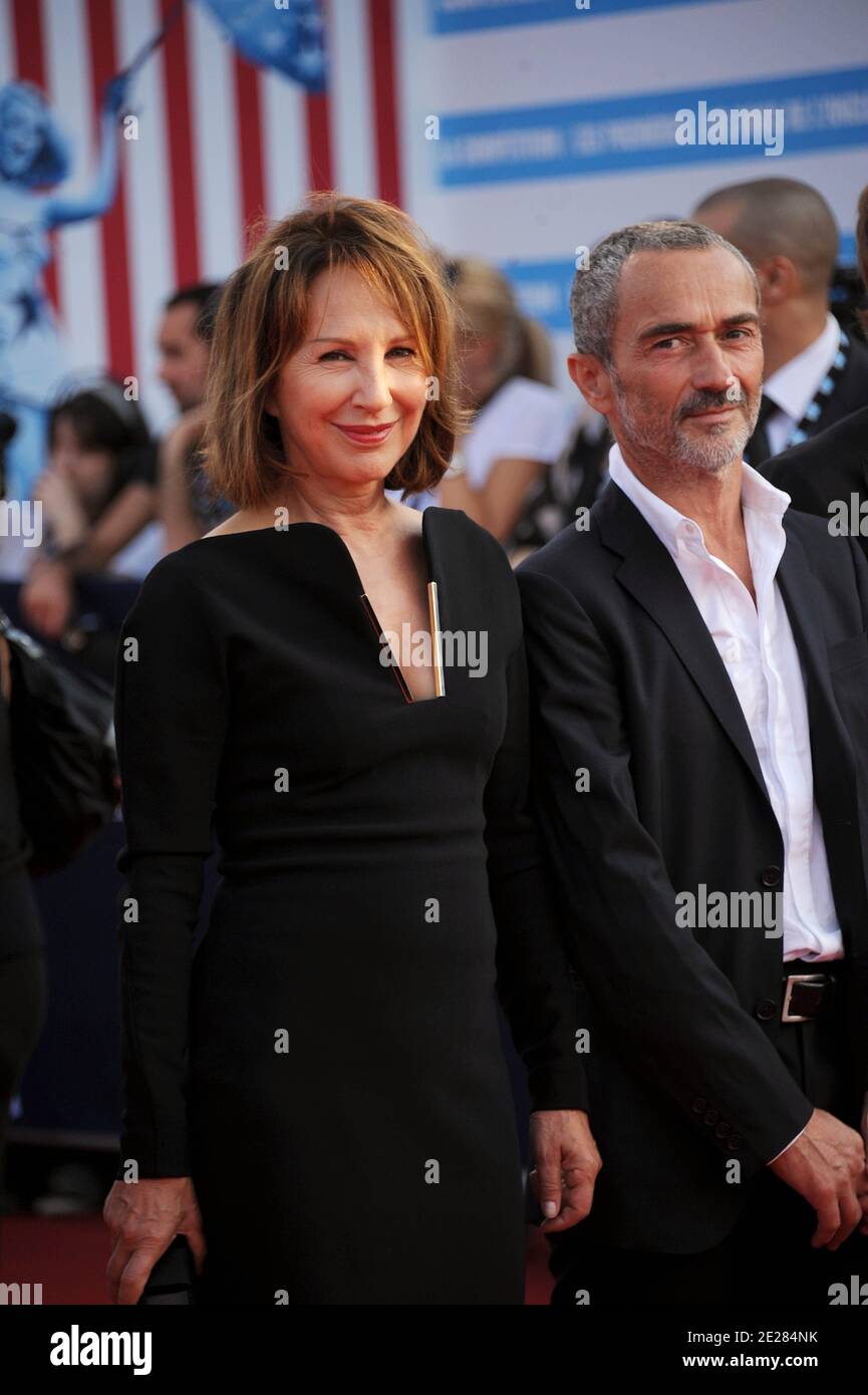 Nathalie Baye et Angelin Preljocaj arrivent à la cérémonie d'ouverture du 37e Festival du film américain de Deauville, le 2 septembre 2011. Photo de Giancarlo Gorassini/ABACAPRESS.COM Banque D'Images