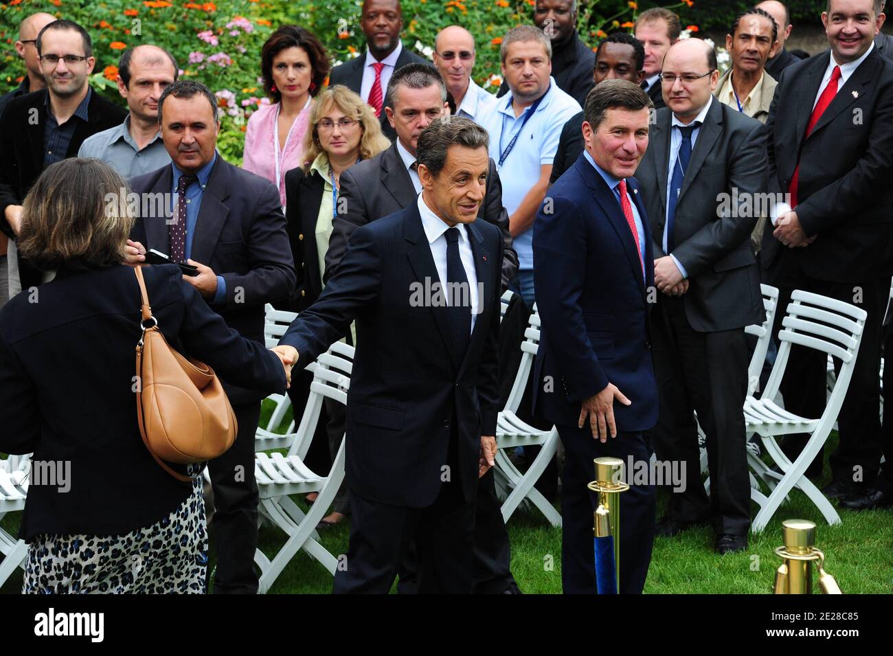 Le président français Nicolas Sarkozy et l'ambassadeur des États-Unis en France Charles H. Rivkin sont photographiés lors de la célébration du 10e anniversaire du 11 septembre à l'ambassade des États-Unis à Paris, en France, le 9 septembre 2011. Photo de Mousse/ABACAPRESS.COM Banque D'Images