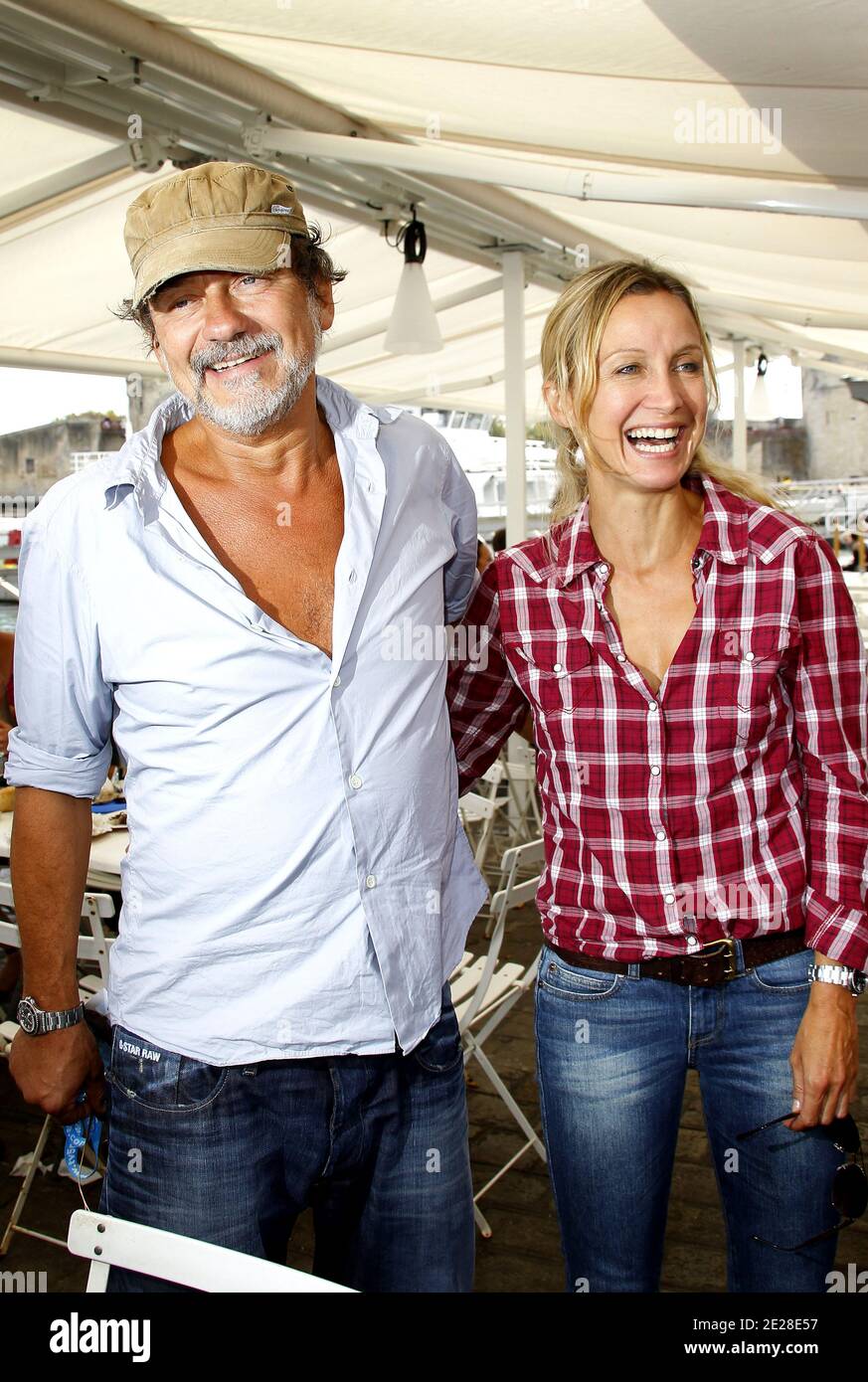 Olivier Marchal et son épouse Catherine Marchal assistent au 13ème Festival de la fiction télévisée à la Rochelle, dans l'ouest de la France, le 10 septembre 2011. Photo de Patrick Bernard/ABACAPRESS.COM Banque D'Images
