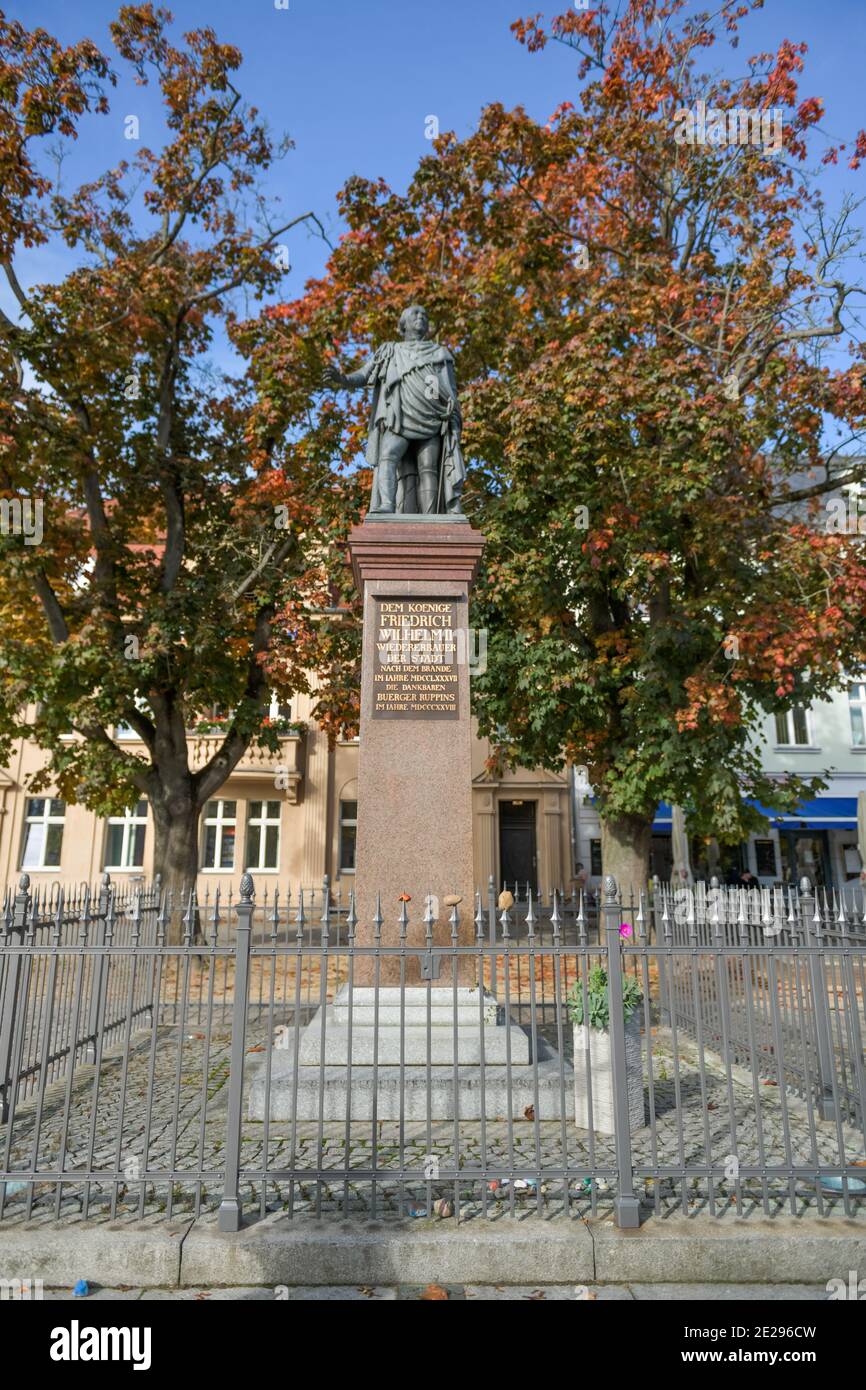 Denkmal König Friedrich Wilhelm II., Schulplatz, Neuruppin, Landkreis Ostprignitz-Ruppin, Brandebourg, Allemagne Banque D'Images