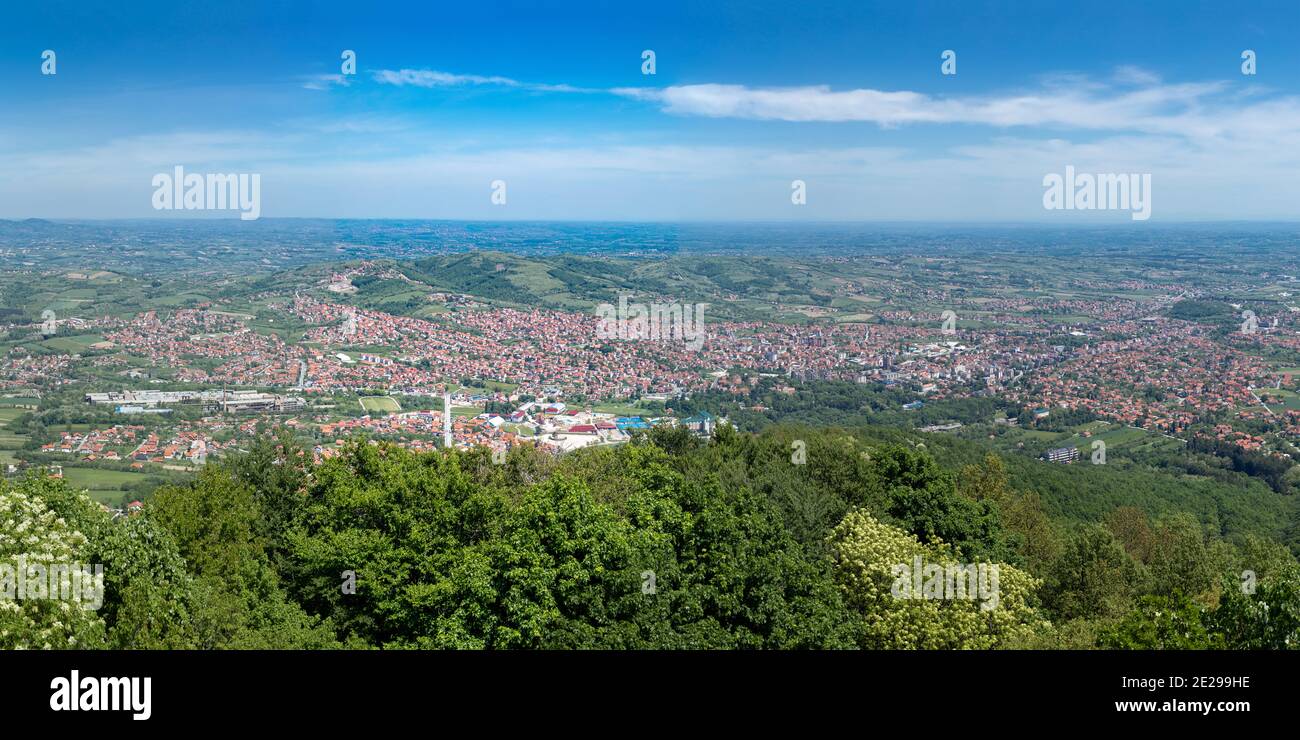 Vue panoramique sur Arandjelovac, Sumadija, ville du centre de la Serbie Banque D'Images