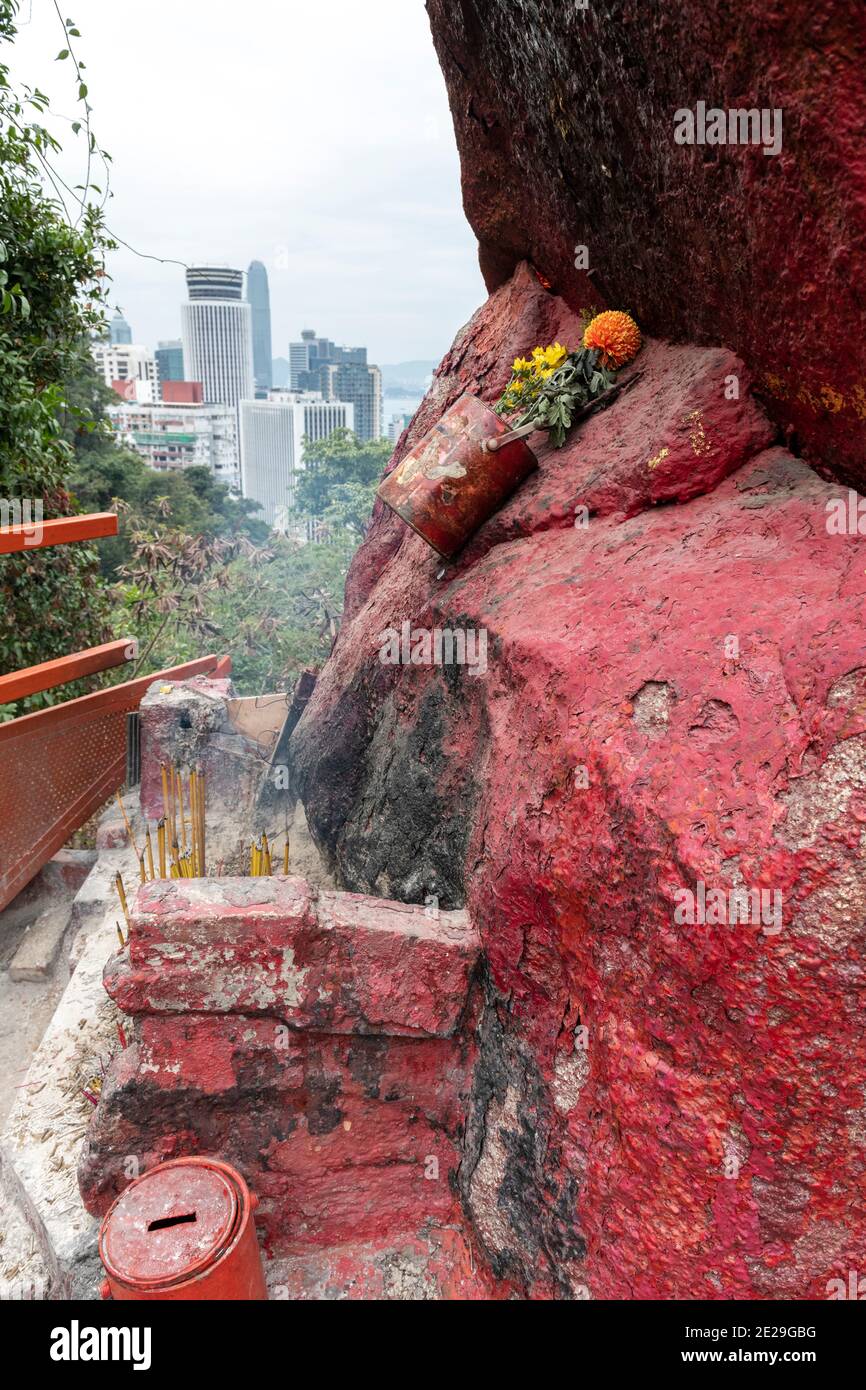 Hong Kong, Chine : 10 janvier 2021. Loverss' Rock, ou Yan Yuen Shek, est l'endroit où les femmes célibataires locales sont dites d'aller dans l'espoir de trouver un mari. Mesdames Banque D'Images