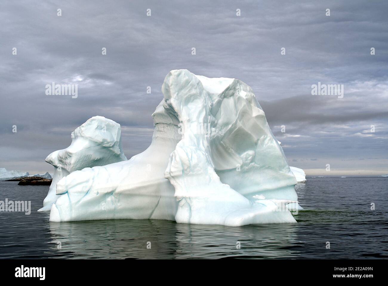 Baie de Disko, Groenland - juillet - excursion en bateau le matin au-dessus de la mer arctique - baie de Baffin - air froid et frais et de grandes icebergs, des moments calmes Banque D'Images