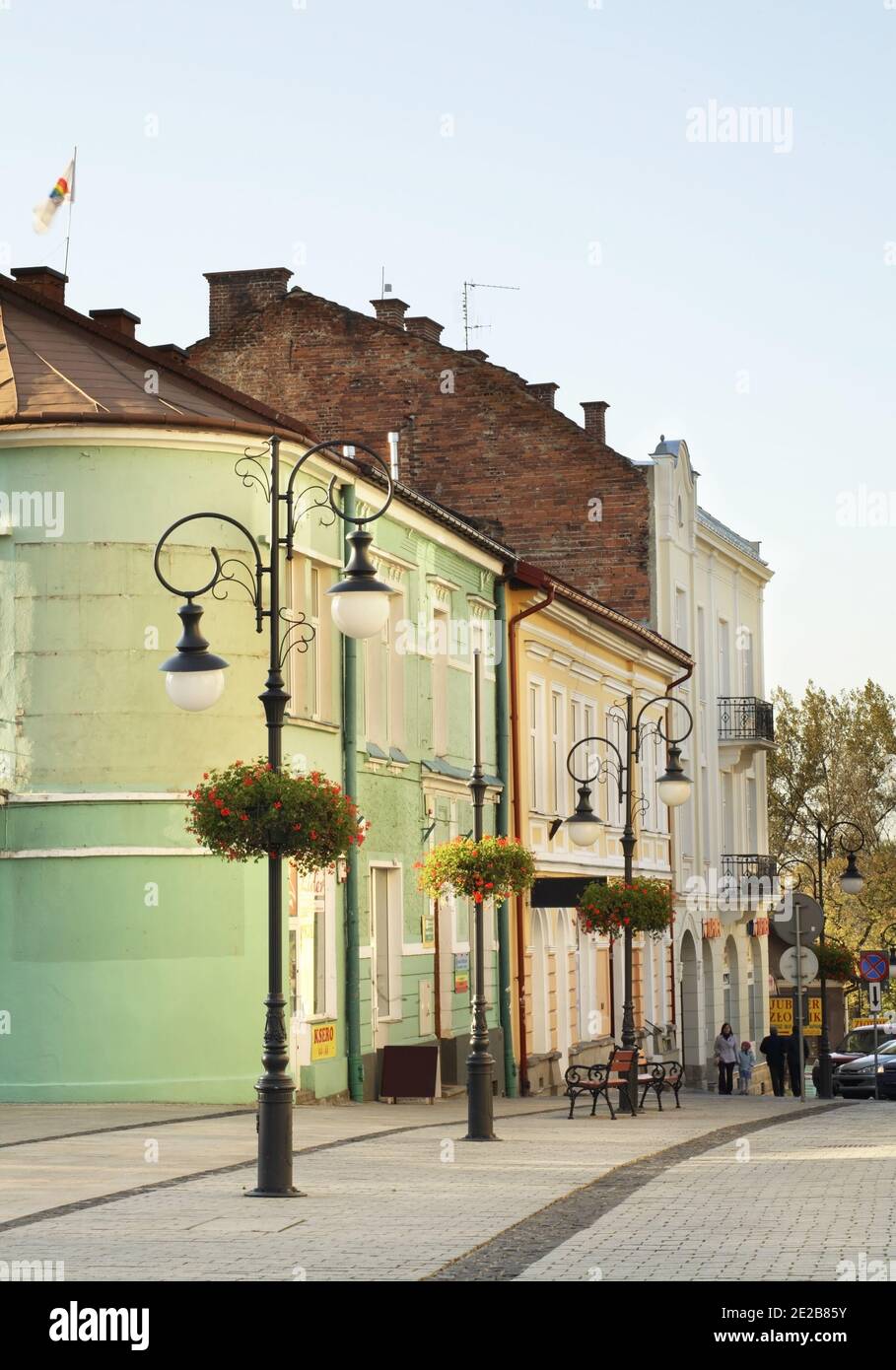 Rue Pilsudski à Krosno. Pologne Banque D'Images
